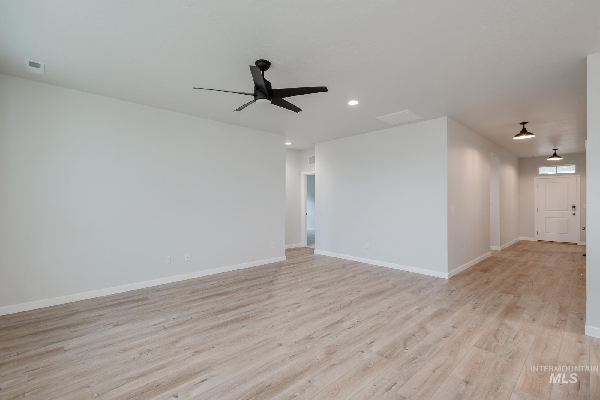 1725 Webb Brook St, Middleton, Idaho 83644, 4 Bedrooms, 2 Bathrooms, Residential For Sale, Price $464,990, 98968151