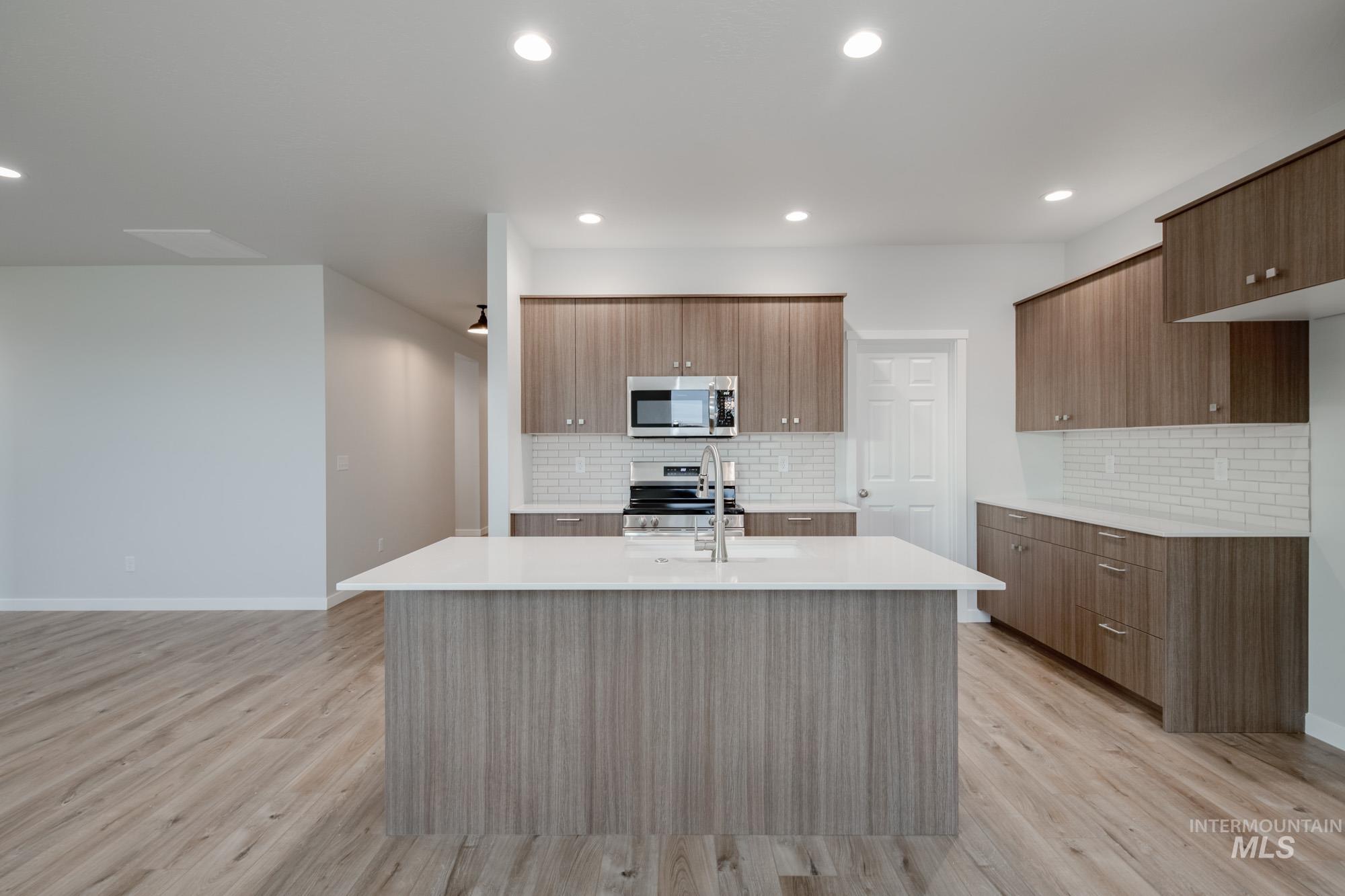 1725 Webb Brook St, Middleton, Idaho 83644, 4 Bedrooms, 2 Bathrooms, Residential For Sale, Price $464,990,MLS 98968151