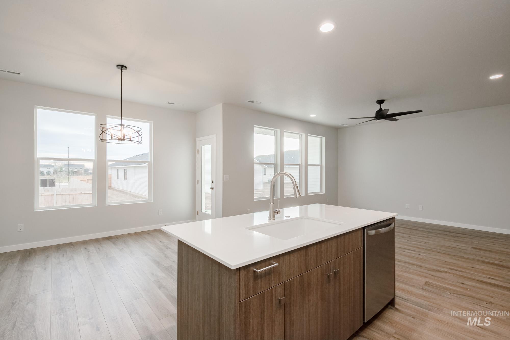 1725 Webb Brook St, Middleton, Idaho 83644, 4 Bedrooms, 2 Bathrooms, Residential For Sale, Price $464,990, 98968151