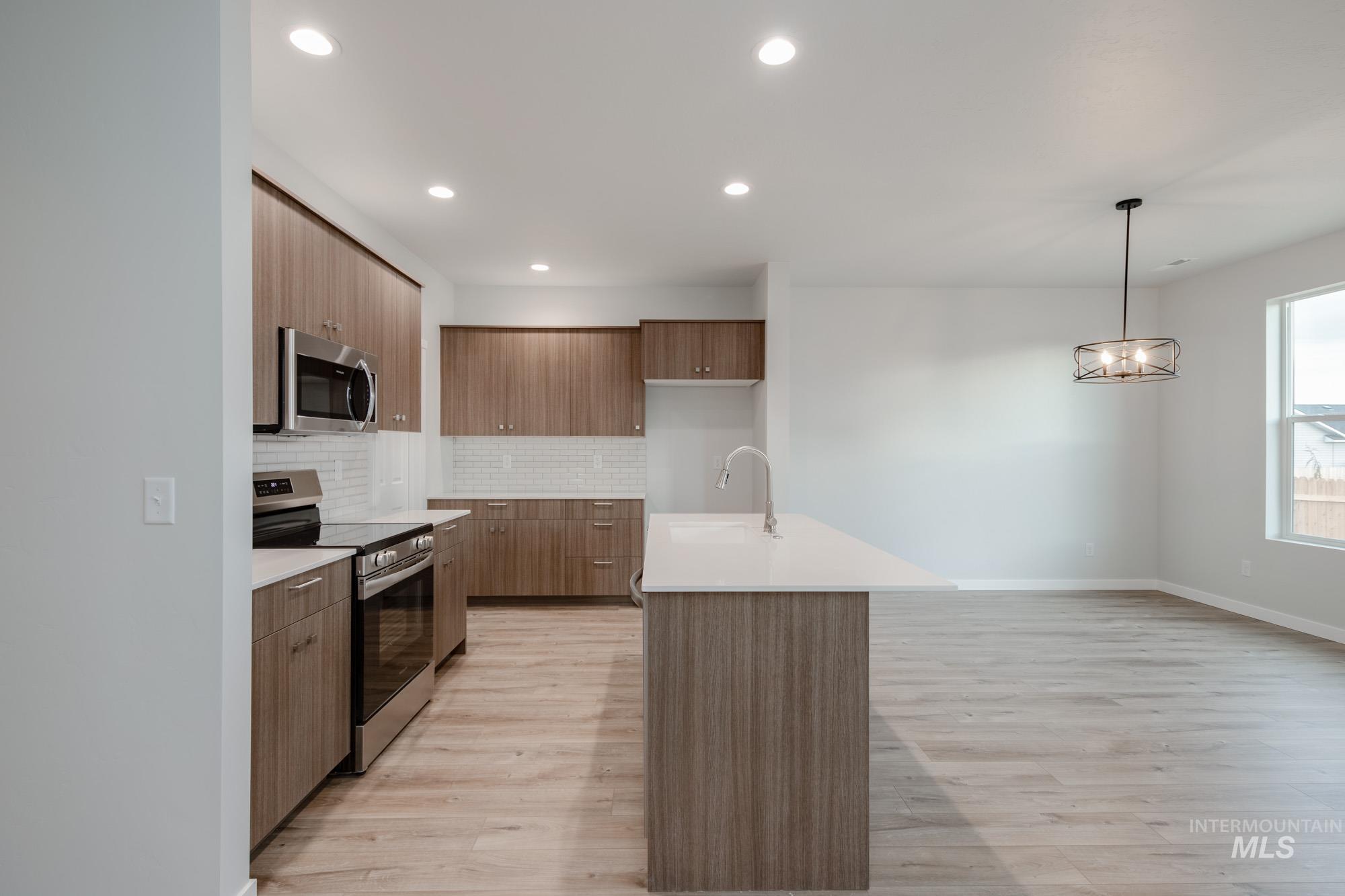 1725 Webb Brook St, Middleton, Idaho 83644, 4 Bedrooms, 2 Bathrooms, Residential For Sale, Price $464,990,MLS 98968151