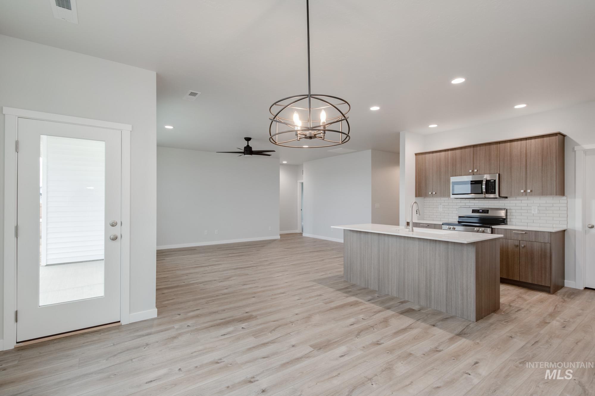 1725 Webb Brook St, Middleton, Idaho 83644, 4 Bedrooms, 2 Bathrooms, Residential For Sale, Price $464,990,MLS 98968151