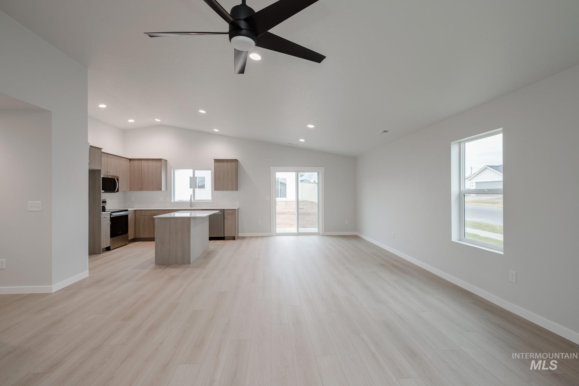 9038 W Camellia St, Nampa, Idaho 83687, 4 Bedrooms, 2 Bathrooms, Residential For Sale, Price $419,990,MLS 98968152