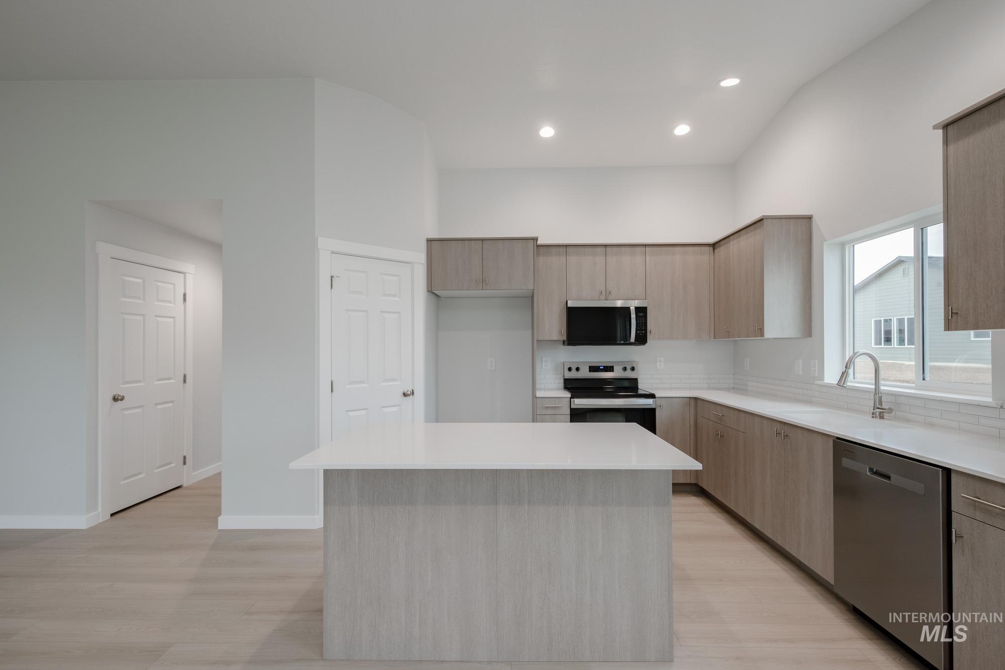 9038 W Camellia St, Nampa, Idaho 83687, 4 Bedrooms, 2 Bathrooms, Residential For Sale, Price $419,990,MLS 98968152