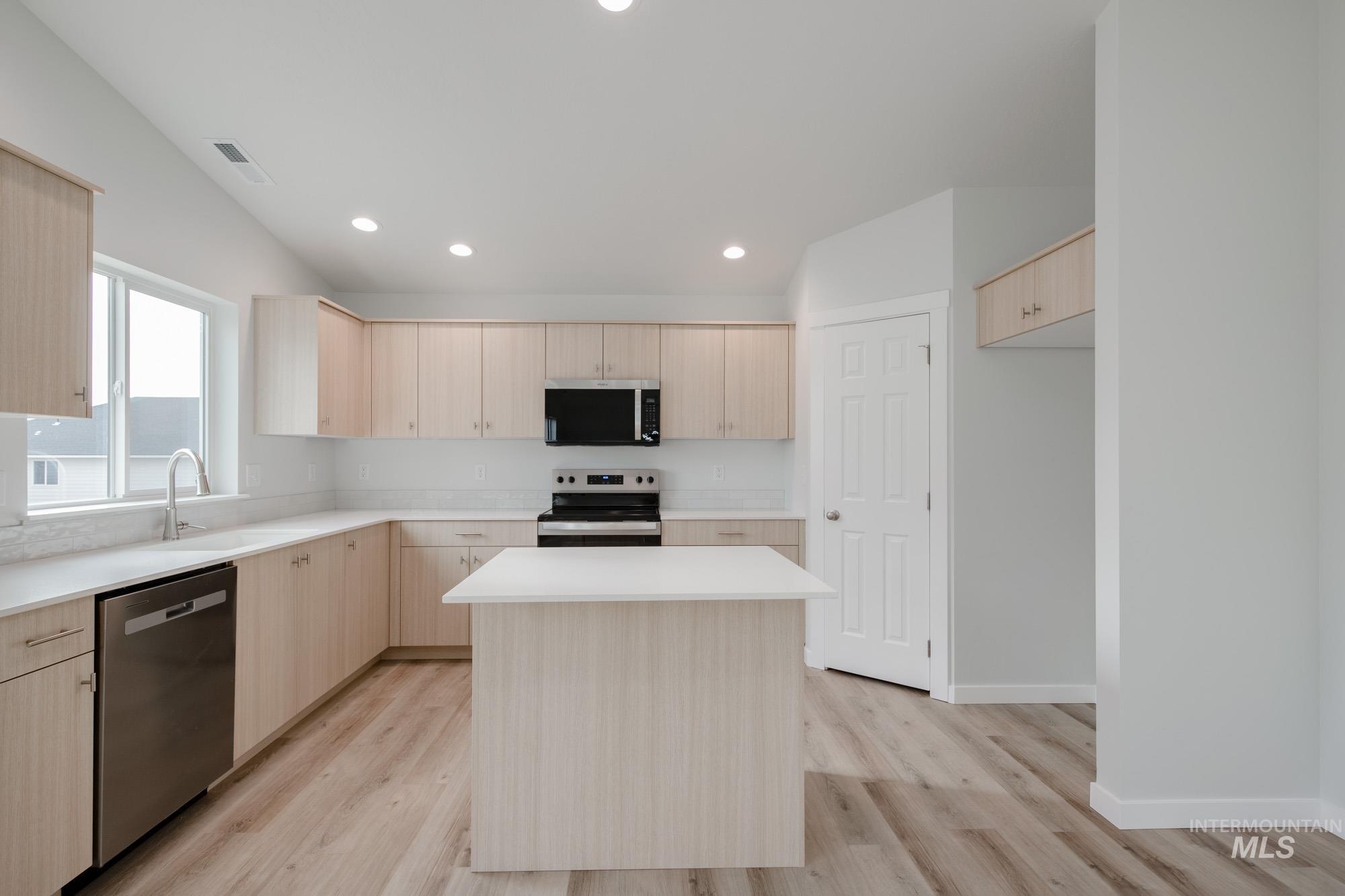 9067 W Violet St, Nampa, Idaho 83687, 4 Bedrooms, 2 Bathrooms, Residential For Sale, Price $429,990,MLS 98968155