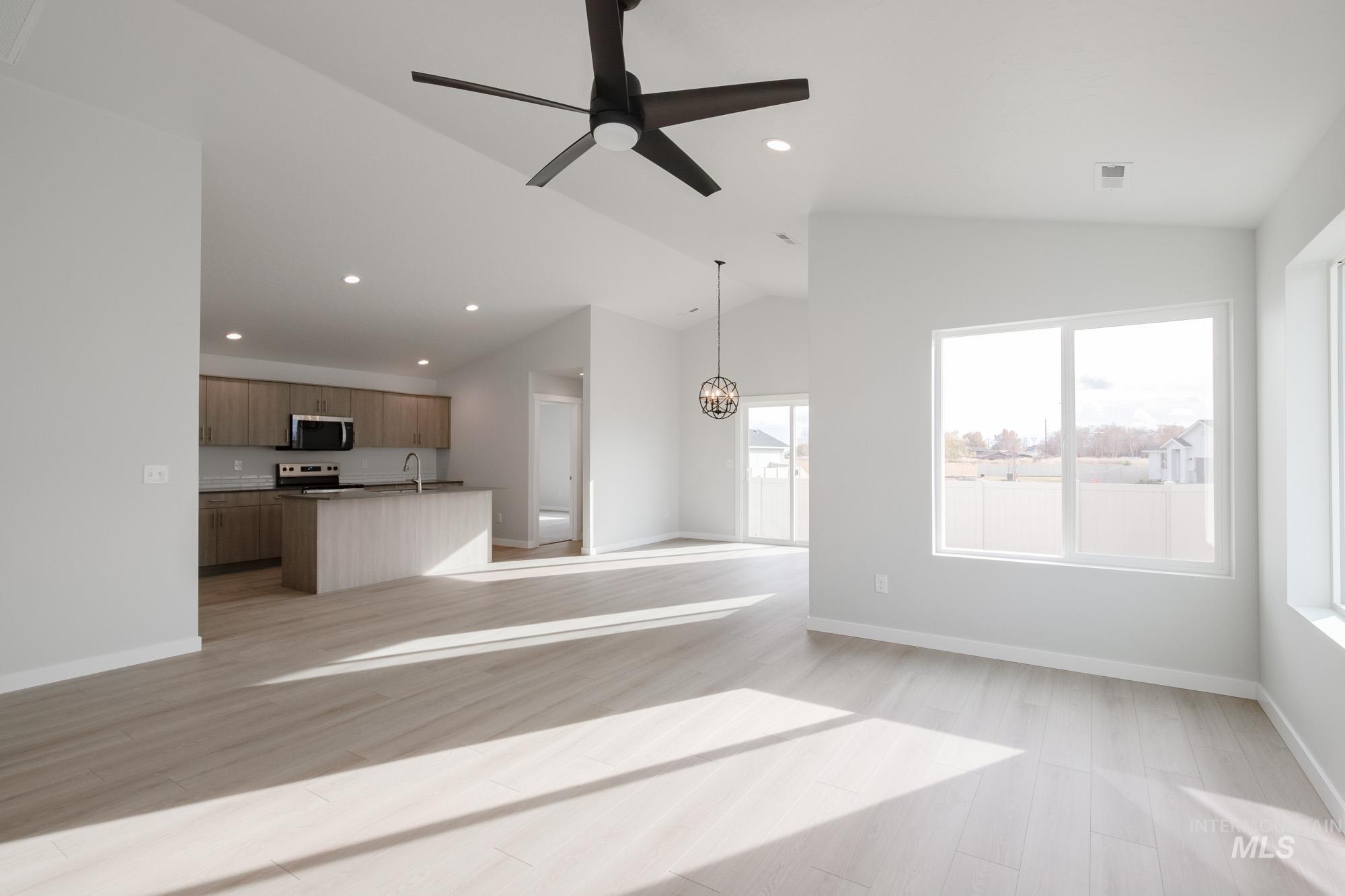 9123 W Violet St, Nampa, Idaho 83687, 4 Bedrooms, 2 Bathrooms, Residential For Sale, Price $444,990,MLS 98968156