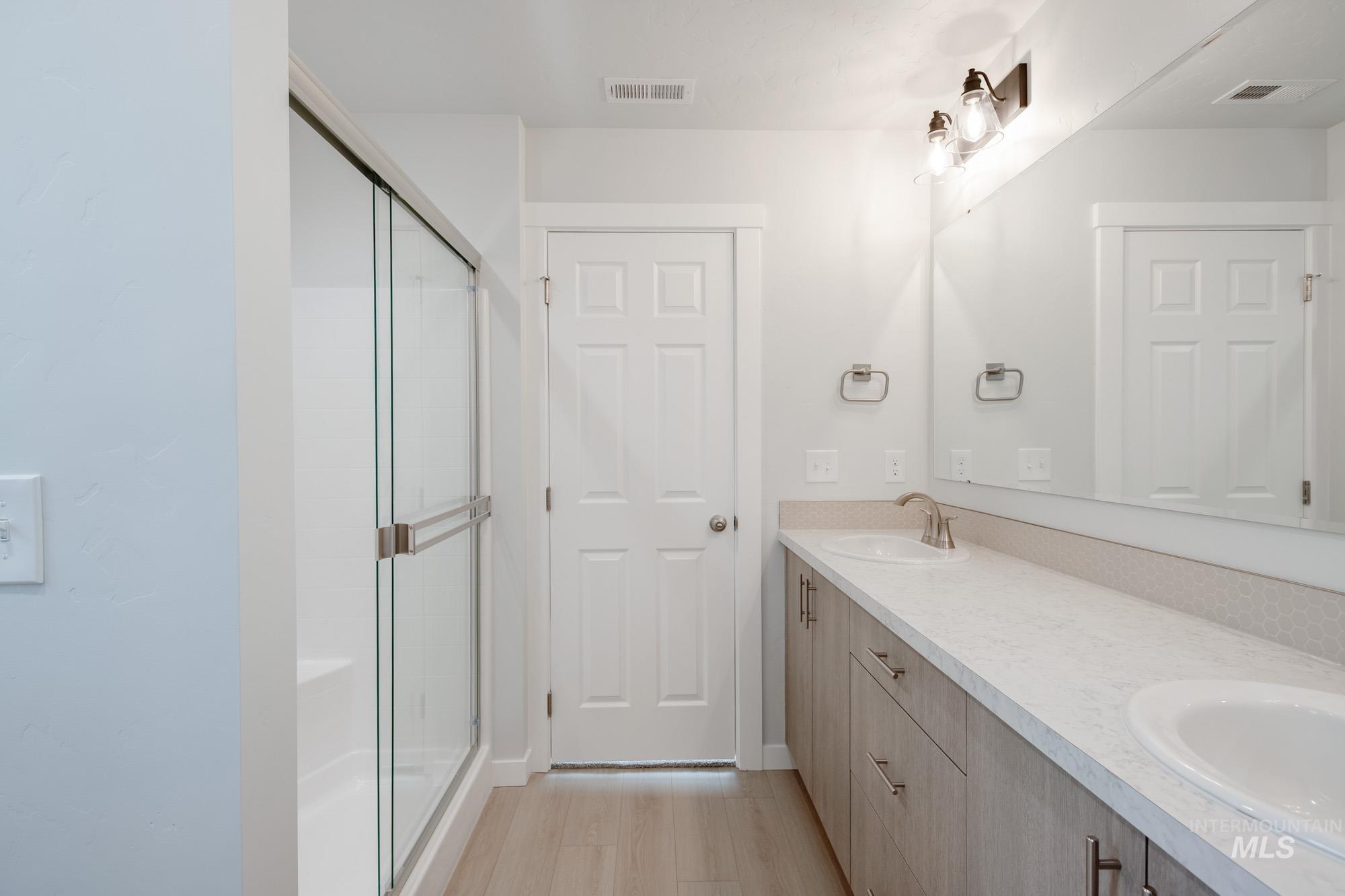 9123 W Violet St, Nampa, Idaho 83687, 4 Bedrooms, 2 Bathrooms, Residential For Sale, Price $444,990,MLS 98968156