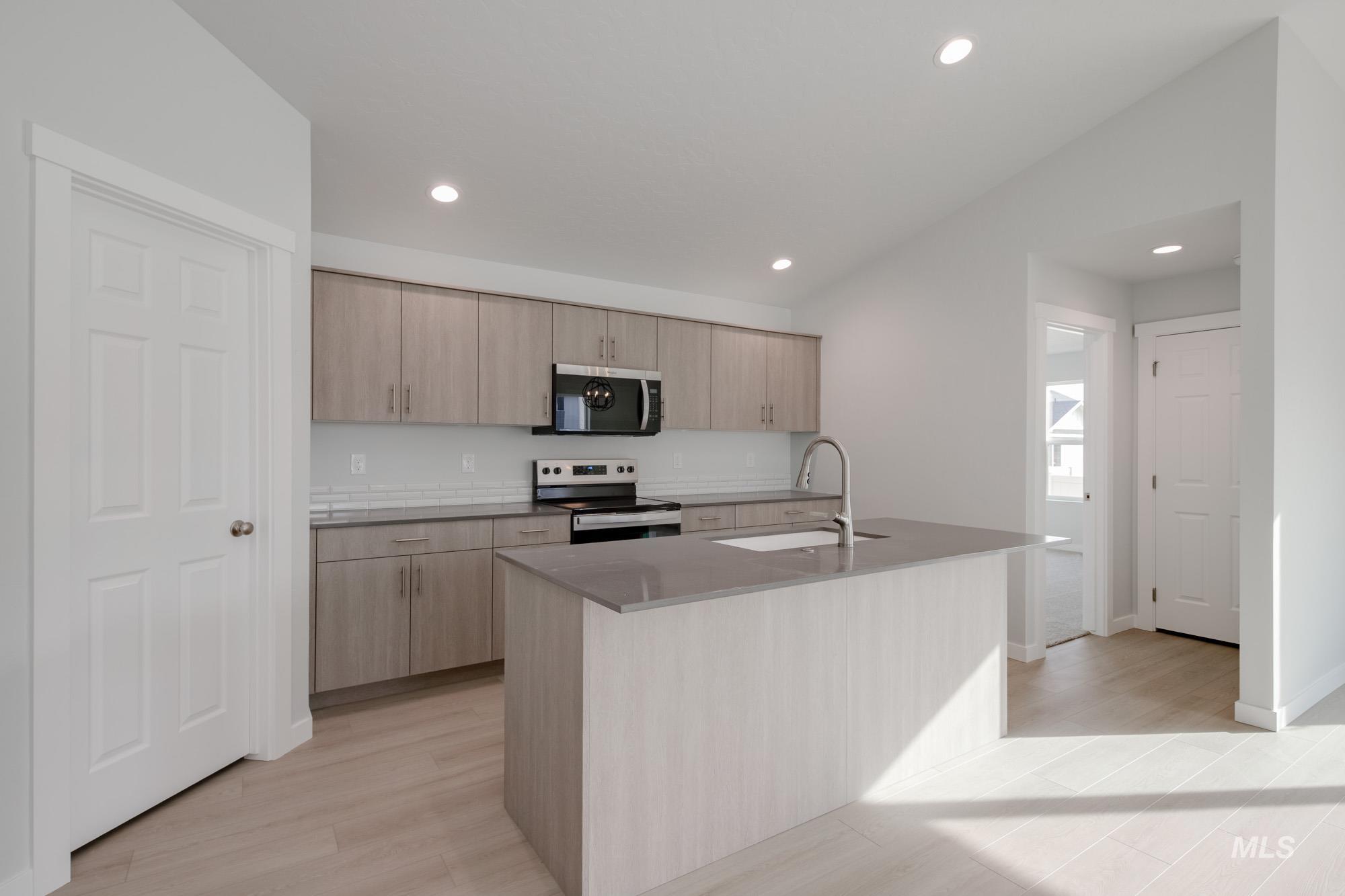 9123 W Violet St, Nampa, Idaho 83687, 4 Bedrooms, 2 Bathrooms, Residential For Sale, Price $444,990,MLS 98968156