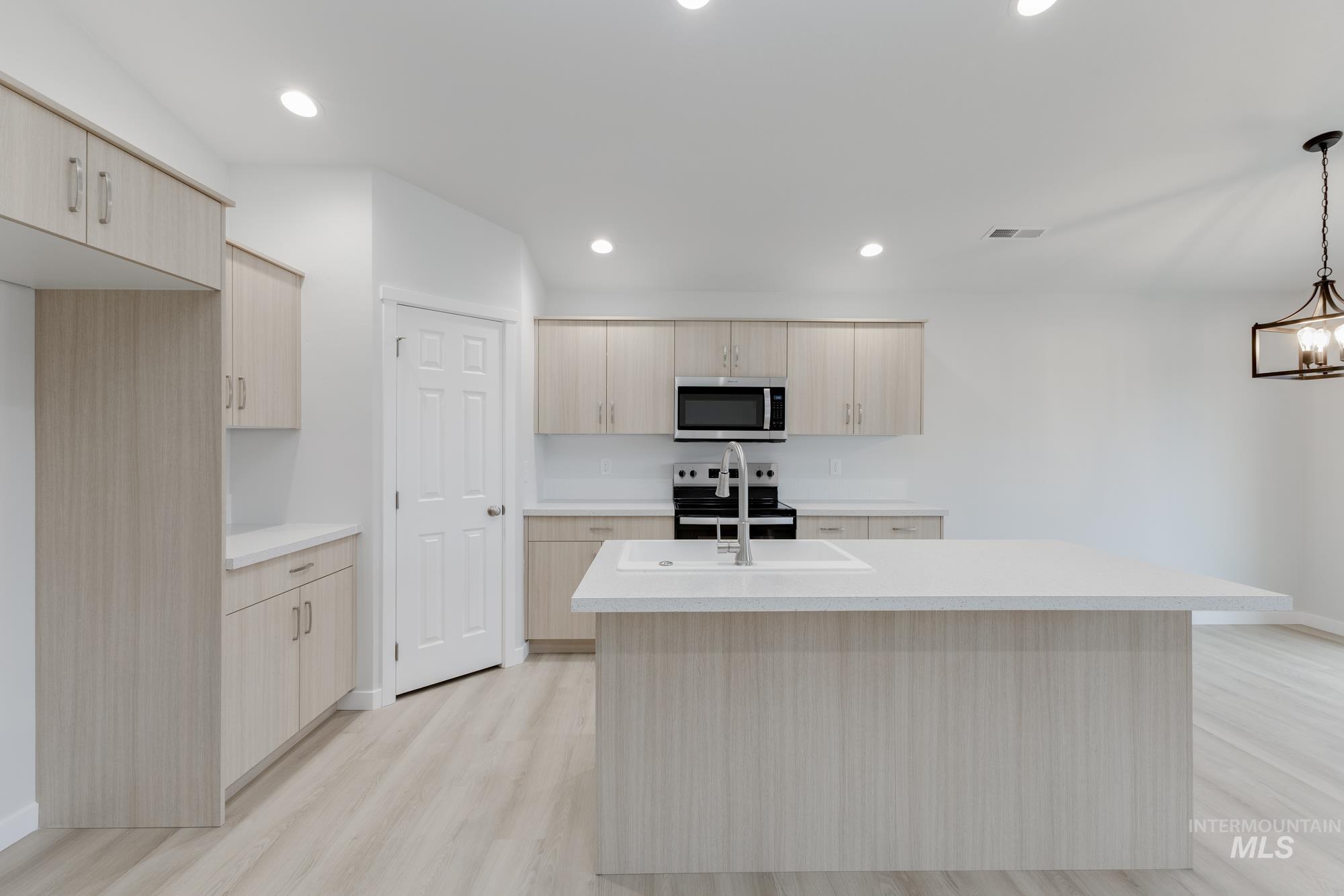 7178 E Shields Dr, Nampa, Idaho 83687, 3 Bedrooms, 2 Bathrooms, Residential For Sale, Price $414,990,MLS 98968161