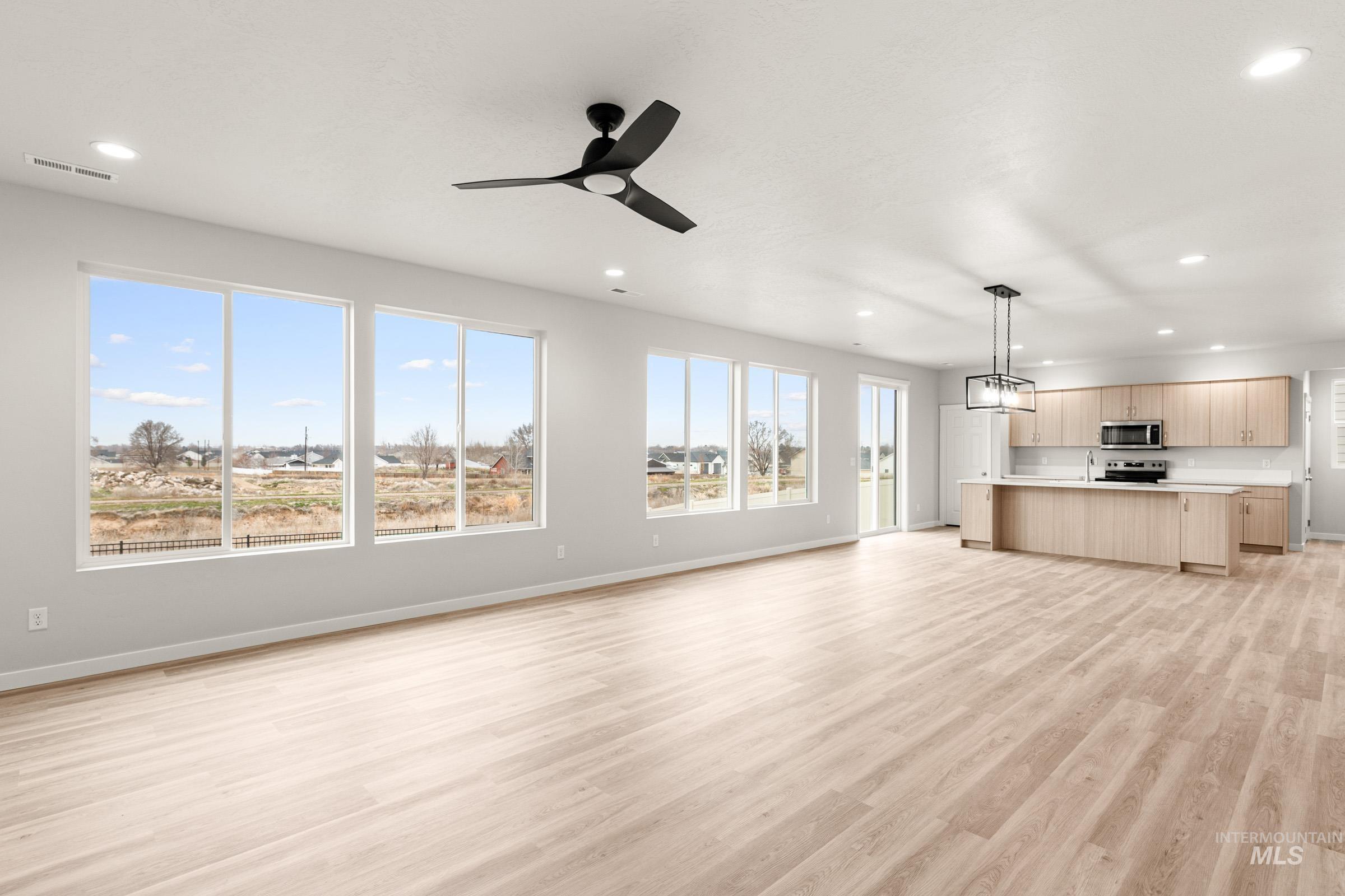 3822 E Jamestown Dr, Nampa, Idaho 83686, 5 Bedrooms, 4.5 Bathrooms, Residential For Sale, Price $674,990, 98968164