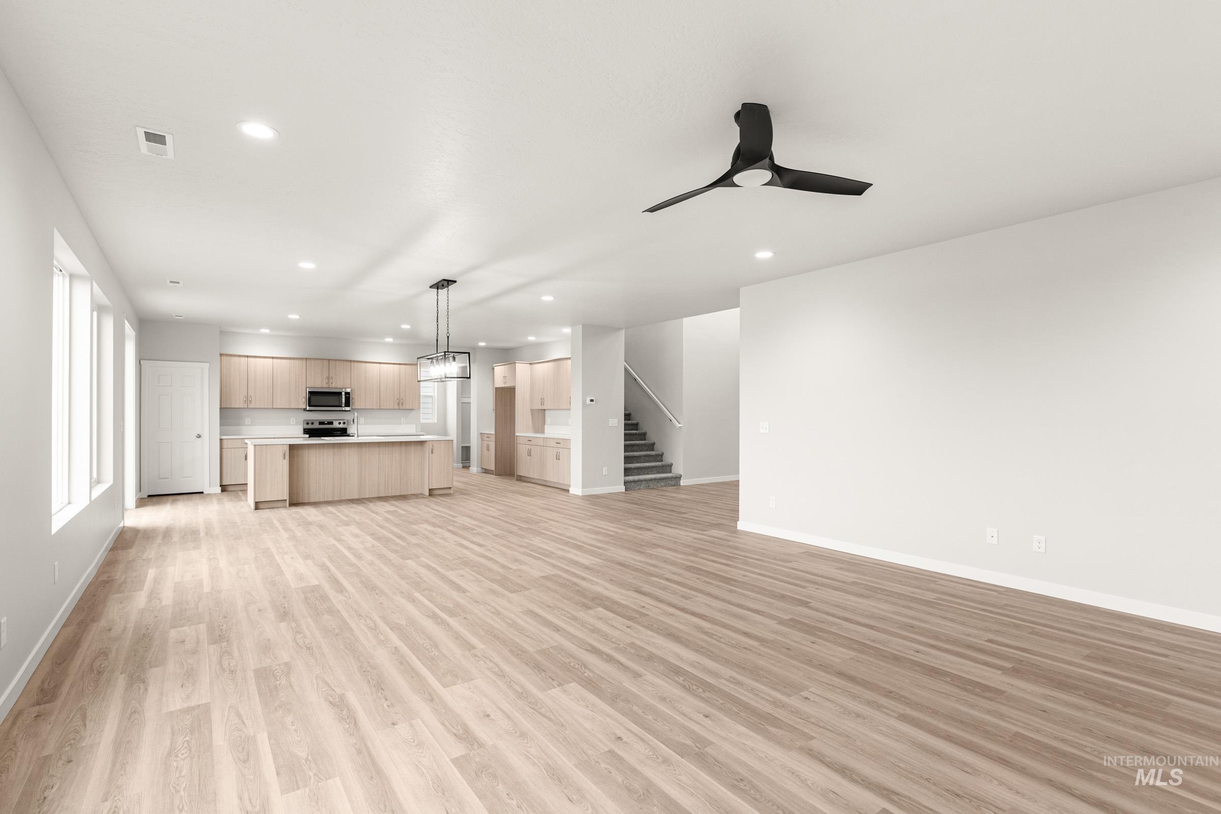 3822 E Jamestown Dr, Nampa, Idaho 83686, 5 Bedrooms, 4.5 Bathrooms, Residential For Sale, Price $674,990, 98968164