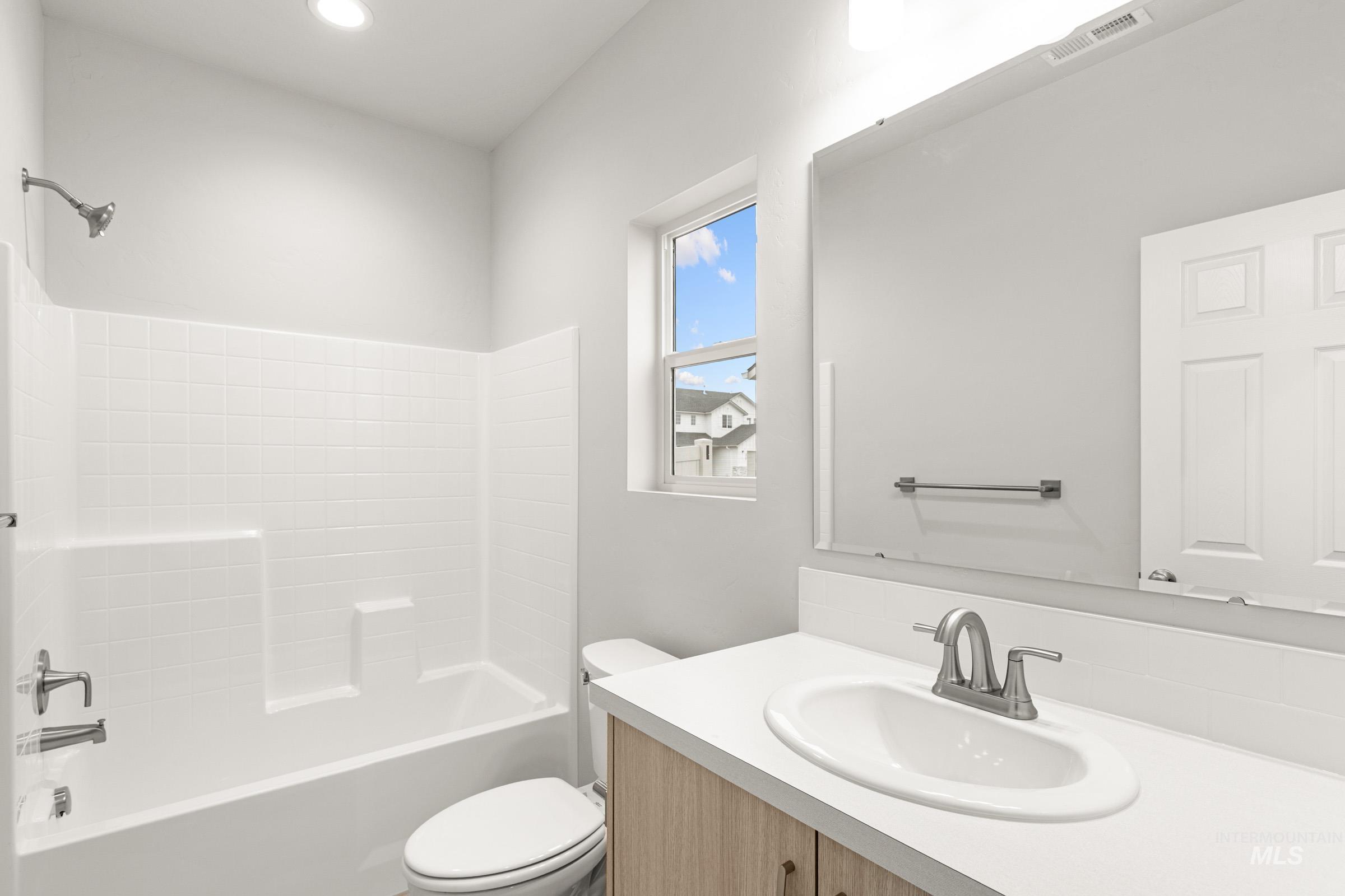 3822 E Jamestown Dr, Nampa, Idaho 83686, 5 Bedrooms, 4.5 Bathrooms, Residential For Sale, Price $674,990, 98968164