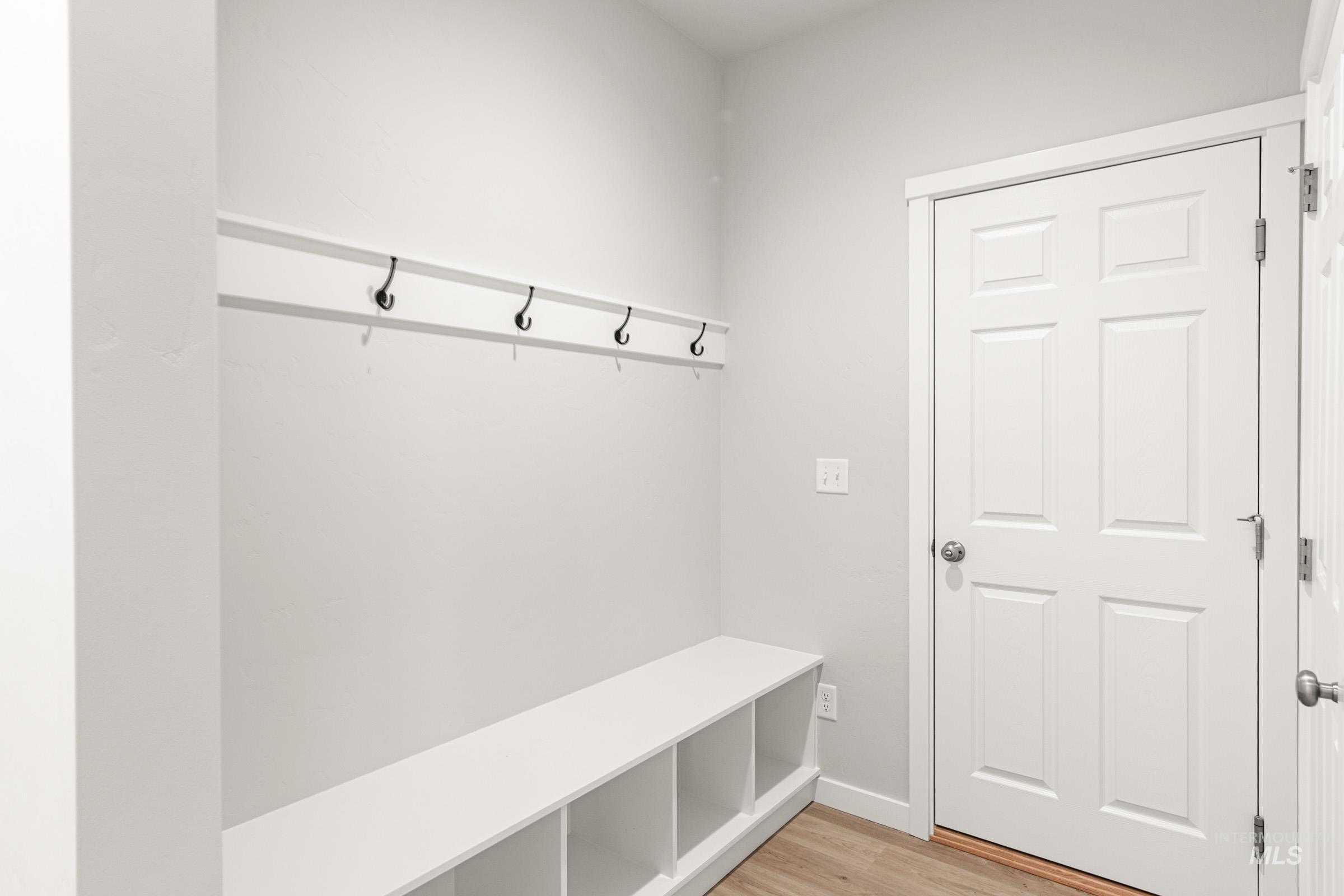 3822 E Jamestown Dr, Nampa, Idaho 83686, 5 Bedrooms, 4.5 Bathrooms, Residential For Sale, Price $674,990, 98968164