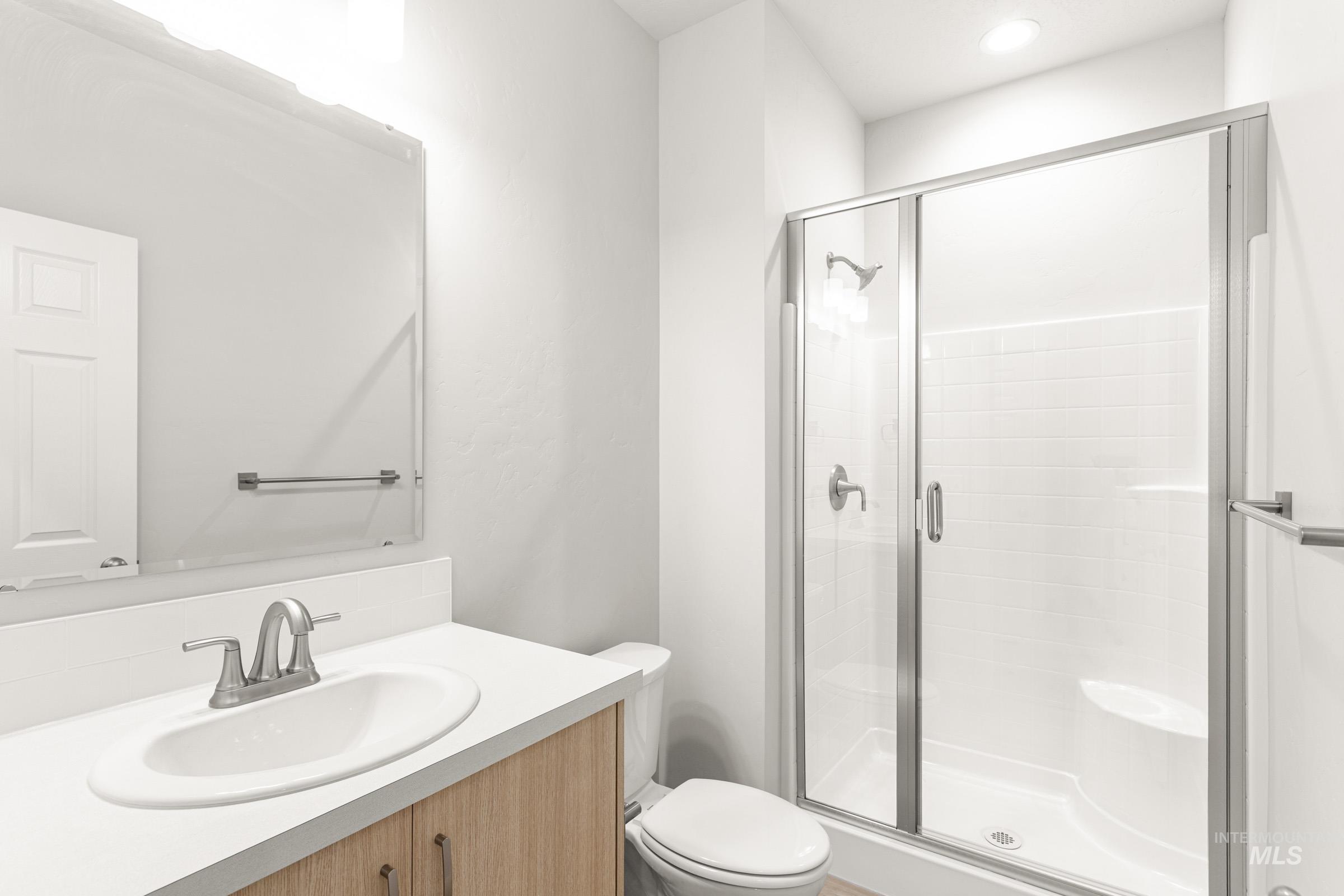 3822 E Jamestown Dr, Nampa, Idaho 83686, 5 Bedrooms, 4.5 Bathrooms, Residential For Sale, Price $674,990, 98968164