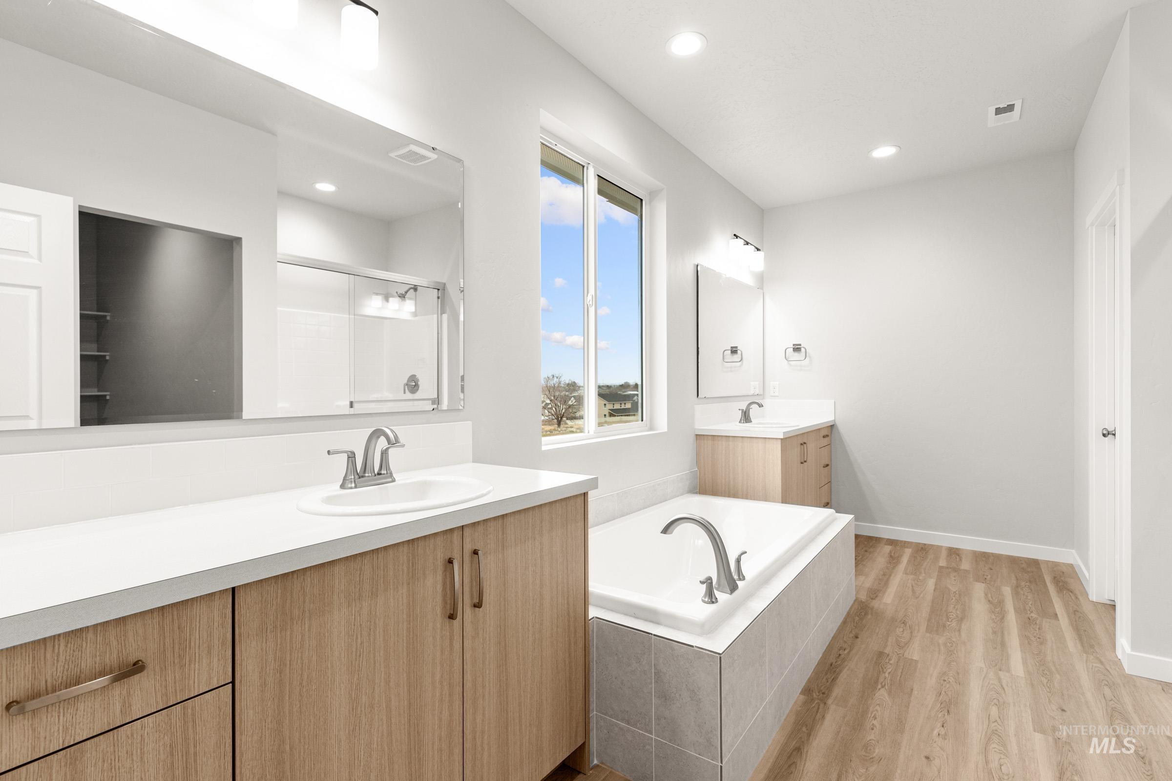 3822 E Jamestown Dr, Nampa, Idaho 83686, 5 Bedrooms, 4.5 Bathrooms, Residential For Sale, Price $674,990, 98968164