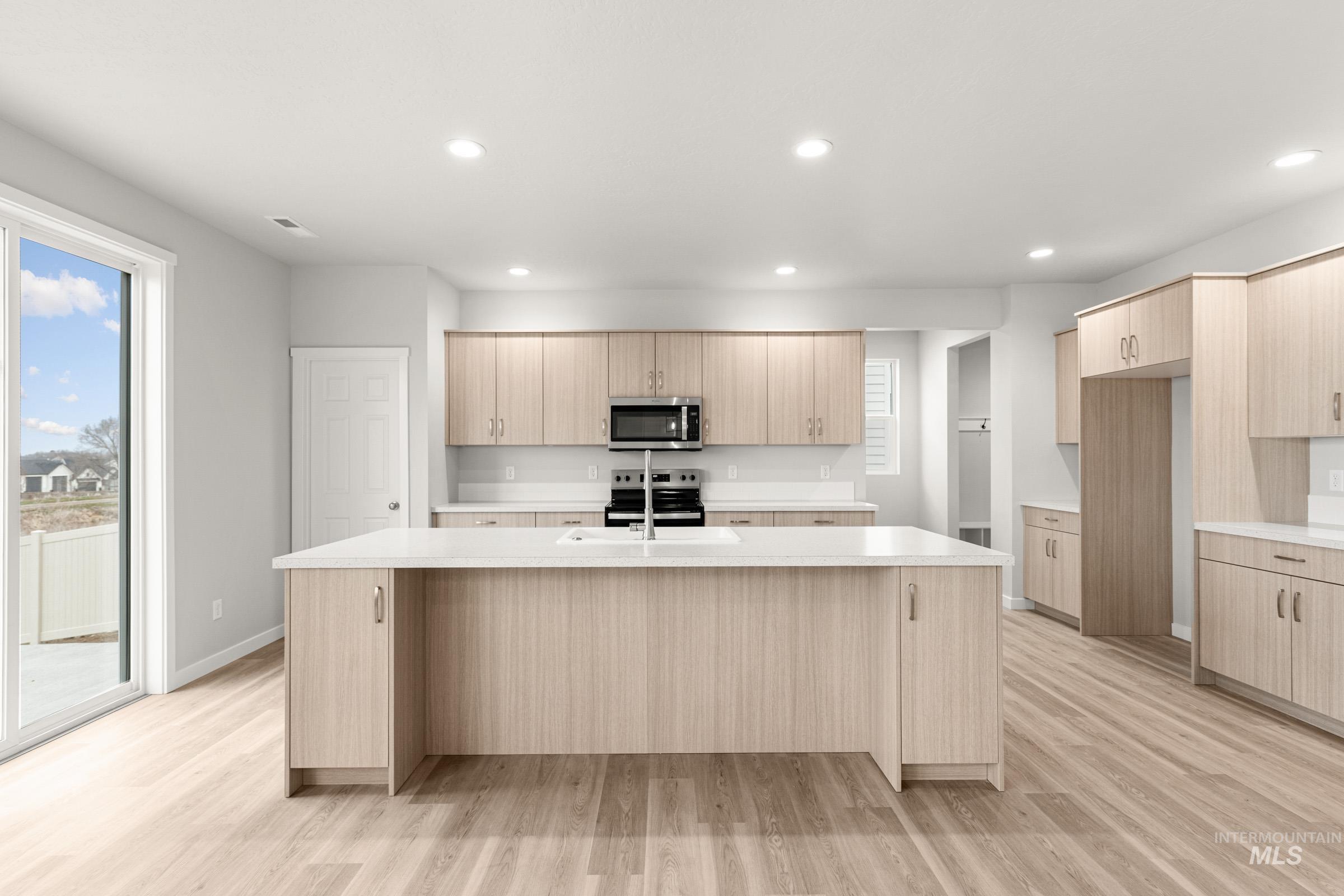 3822 E Jamestown Dr, Nampa, Idaho 83686, 5 Bedrooms, 4.5 Bathrooms, Residential For Sale, Price $674,990, 98968164