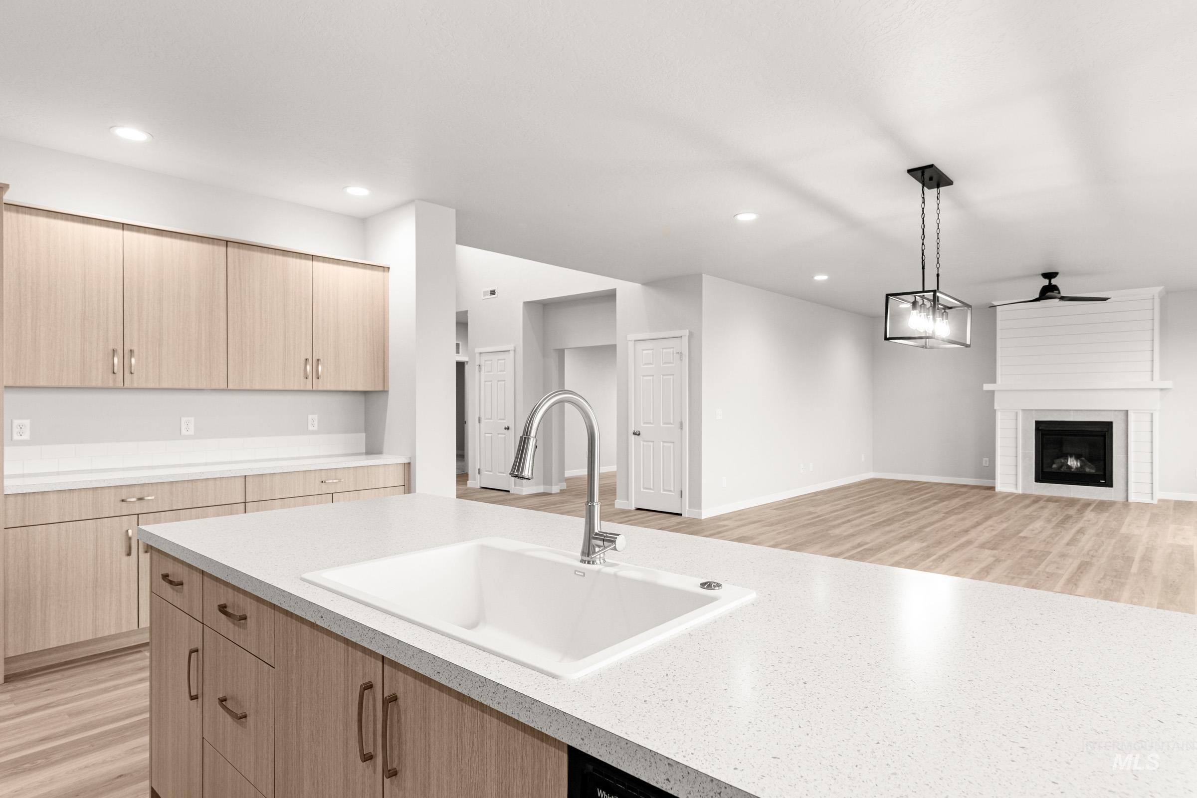 3822 E Jamestown Dr, Nampa, Idaho 83686, 5 Bedrooms, 4.5 Bathrooms, Residential For Sale, Price $674,990, 98968164