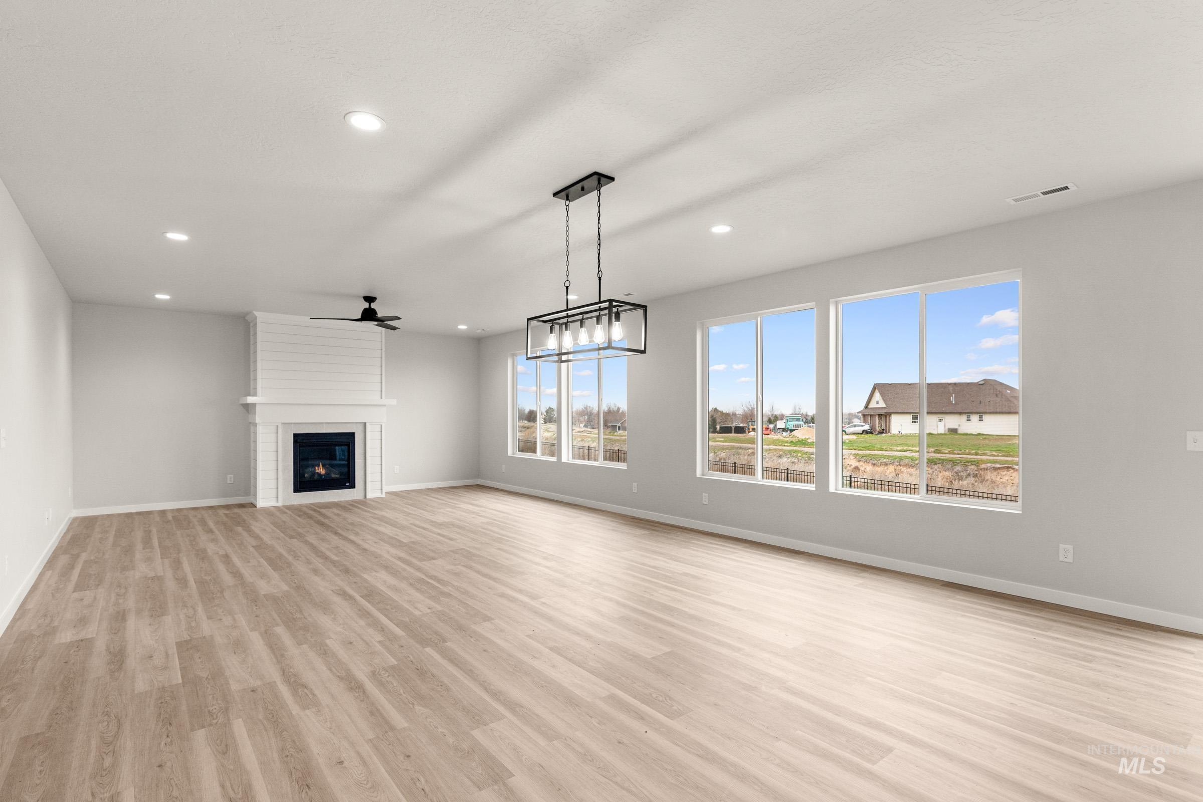 3822 E Jamestown Dr, Nampa, Idaho 83686, 5 Bedrooms, 4.5 Bathrooms, Residential For Sale, Price $674,990, 98968164