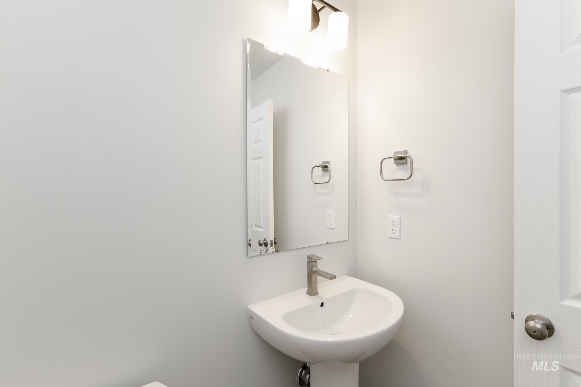 2502 W Fallon Loop, Nampa, Idaho 83651, 4 Bedrooms, 2.5 Bathrooms, Residential For Sale, Price $459,990,MLS 98968167