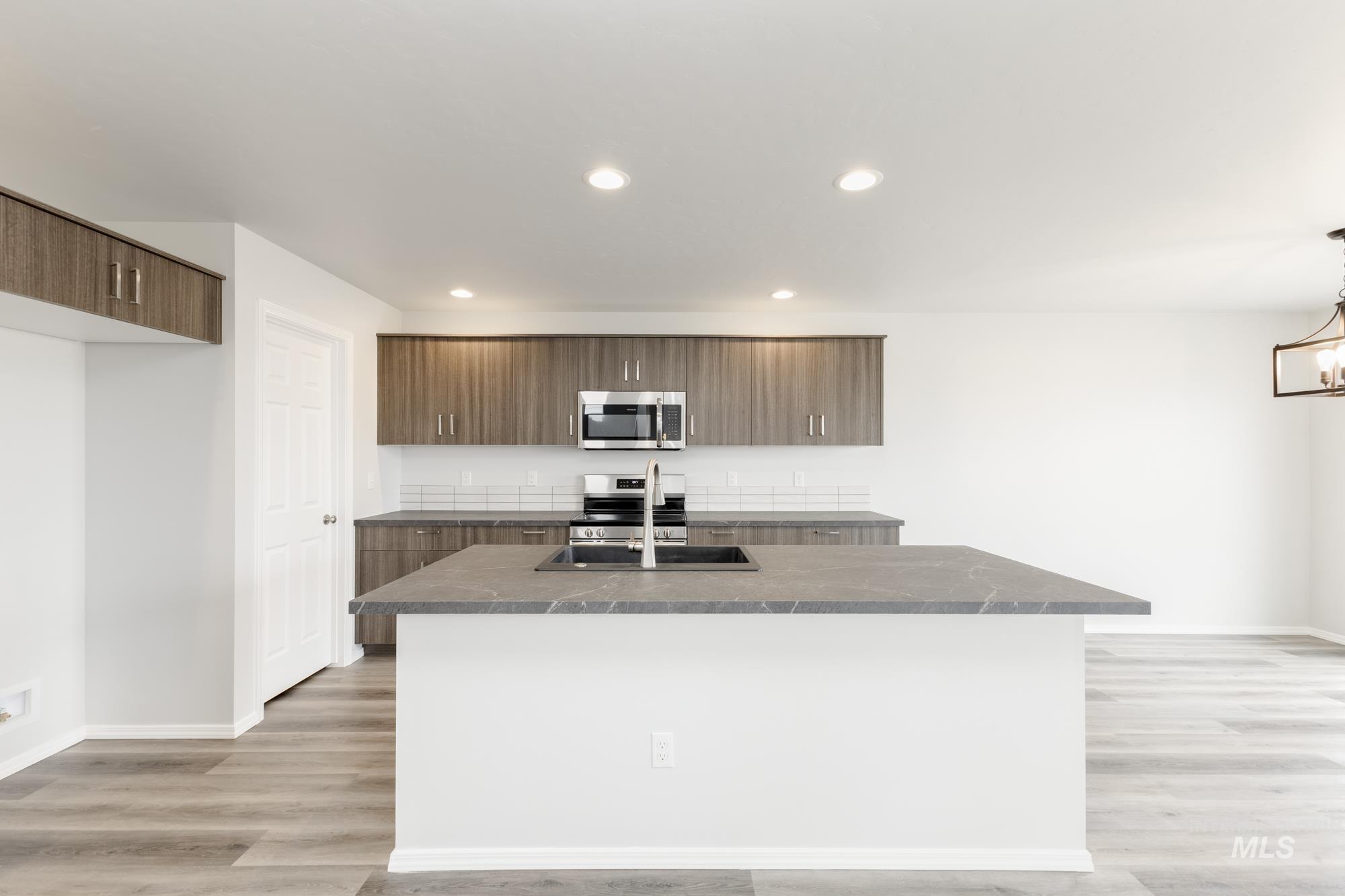 2502 W Fallon Loop, Nampa, Idaho 83651, 4 Bedrooms, 2.5 Bathrooms, Residential For Sale, Price $459,990,MLS 98968167