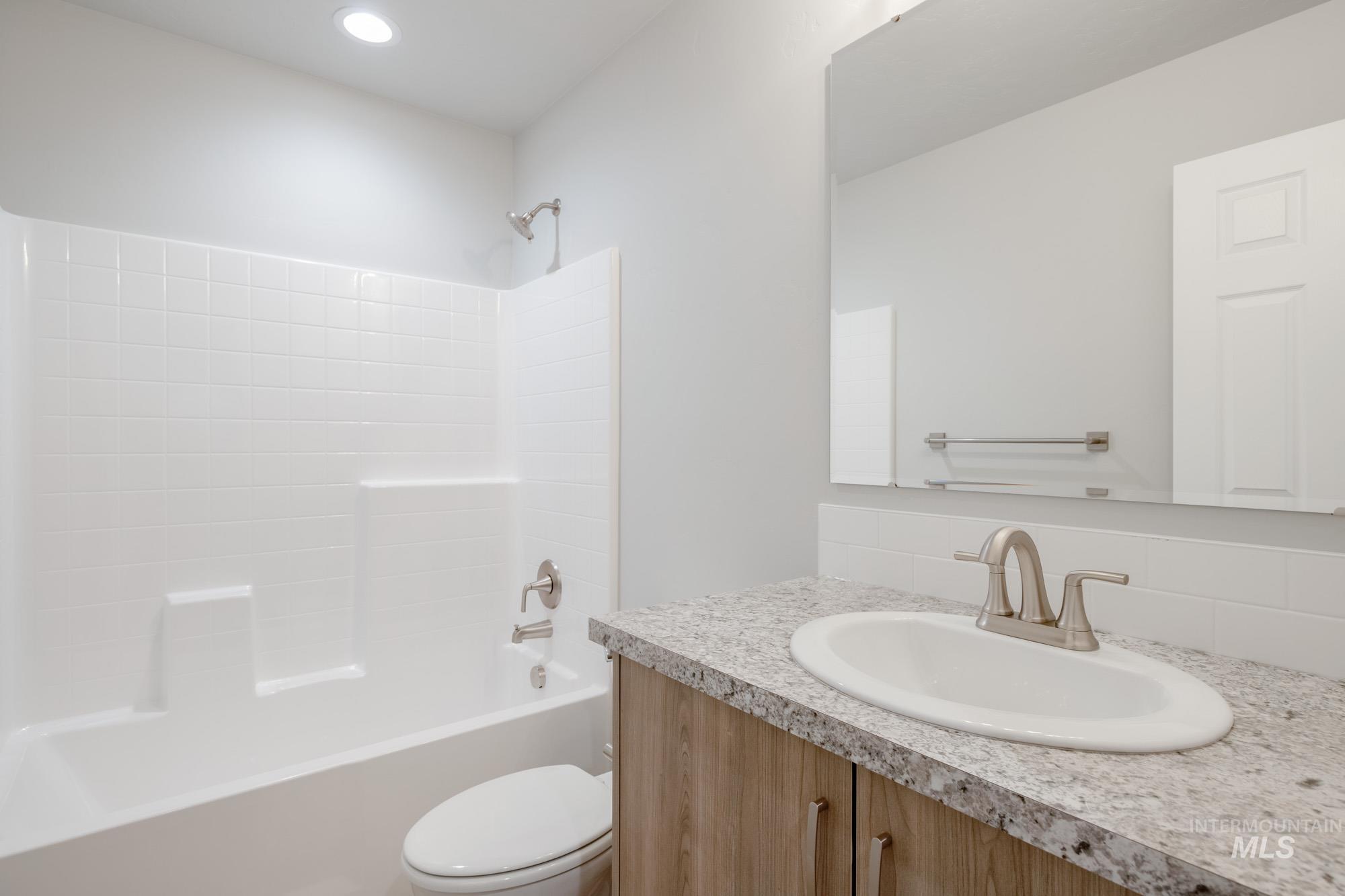 2494 W Fallon Loop, Nampa, Idaho 83651, 4 Bedrooms, 2.5 Bathrooms, Residential For Sale, Price $455,990,MLS 98968170