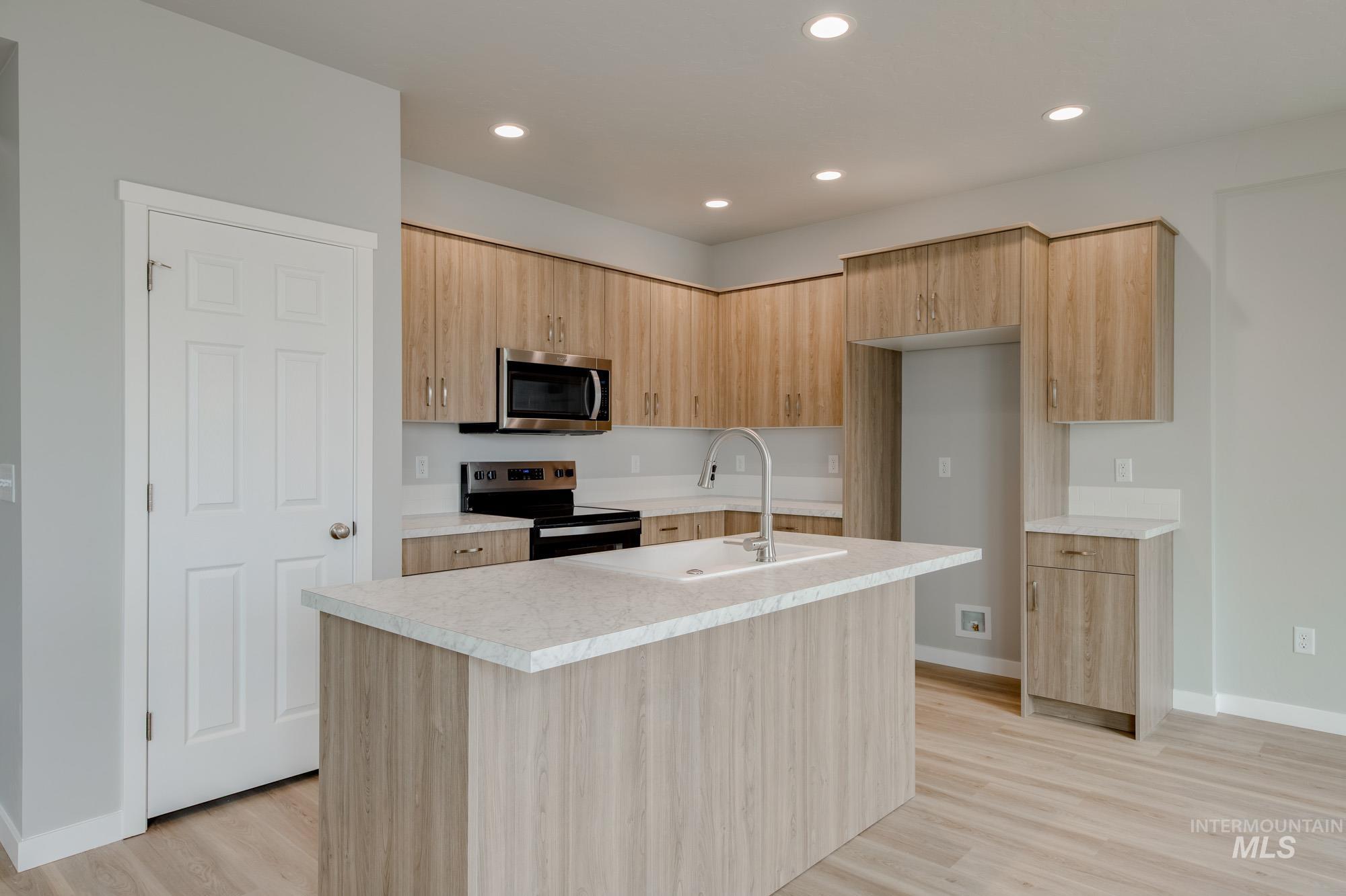 2494 W Fallon Loop, Nampa, Idaho 83651, 4 Bedrooms, 2.5 Bathrooms, Residential For Sale, Price $455,990,MLS 98968170