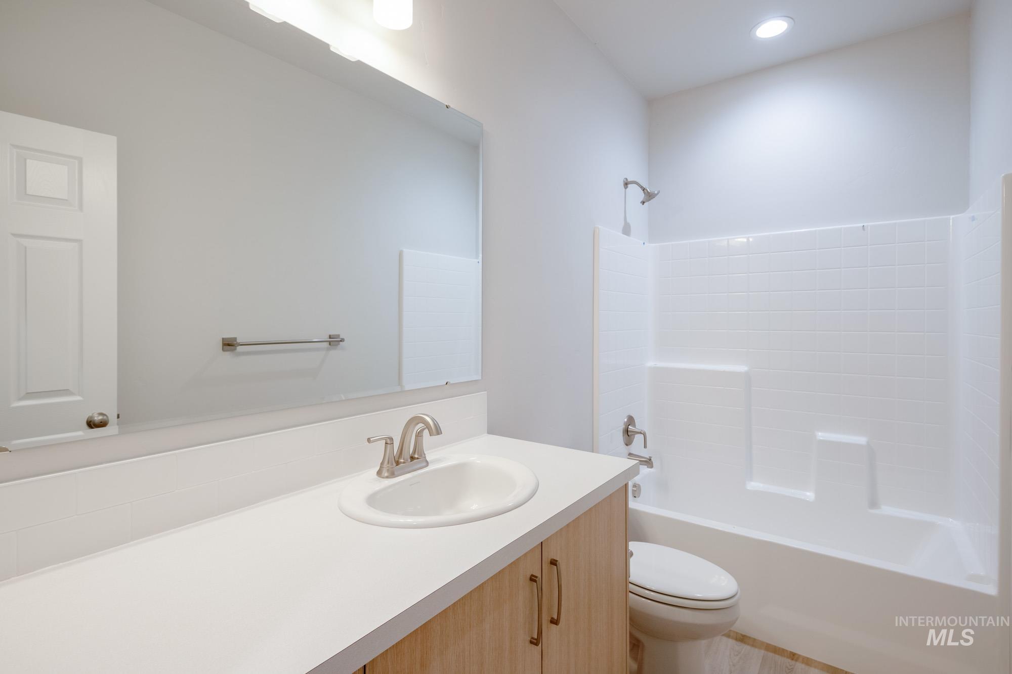 7268 S Menzingers Ave, Meridian, Idaho 83642, 3 Bedrooms, 2 Bathrooms, Residential For Sale, Price $405,990,MLS 98968182