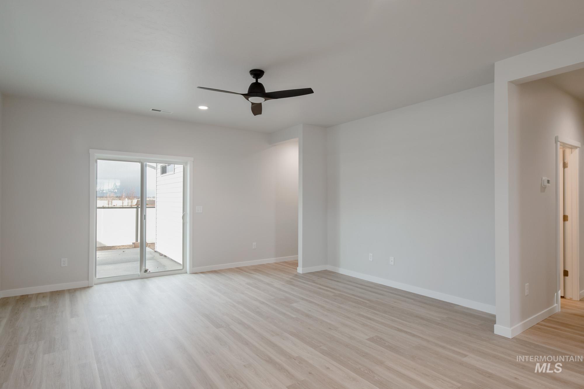 7268 S Menzingers Ave, Meridian, Idaho 83642, 3 Bedrooms, 2 Bathrooms, Residential For Sale, Price $405,990, 98968182