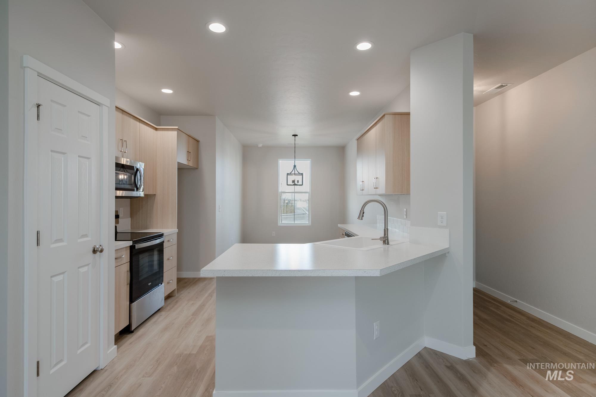 7268 S Menzingers Ave, Meridian, Idaho 83642, 3 Bedrooms, 2 Bathrooms, Residential For Sale, Price $405,990, 98968182