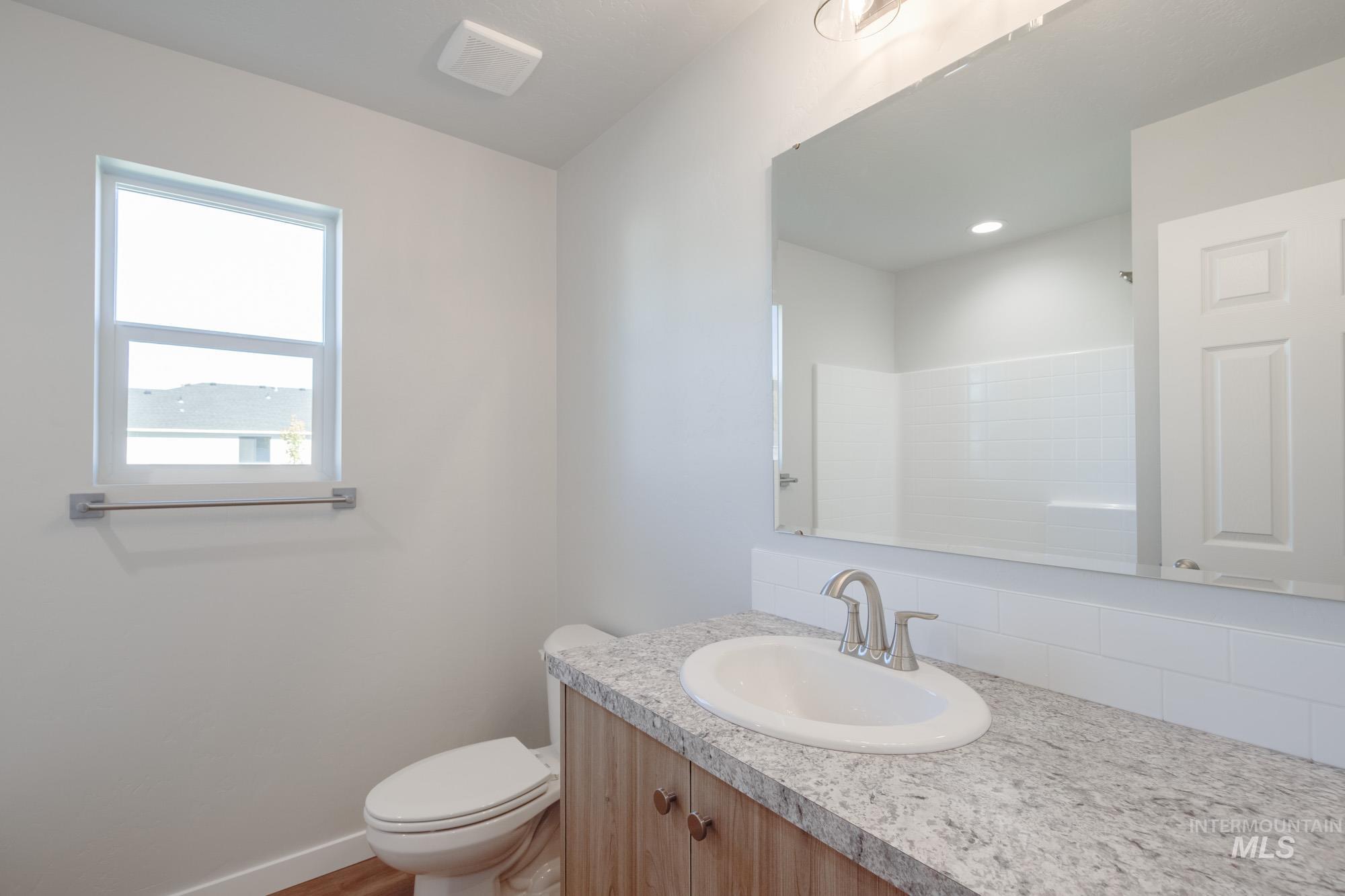 1668 W Unforgettable St, Meridian, Idaho 83642, 4 Bedrooms, 2 Bathrooms, Residential For Sale, Price $464,990,MLS 98968183