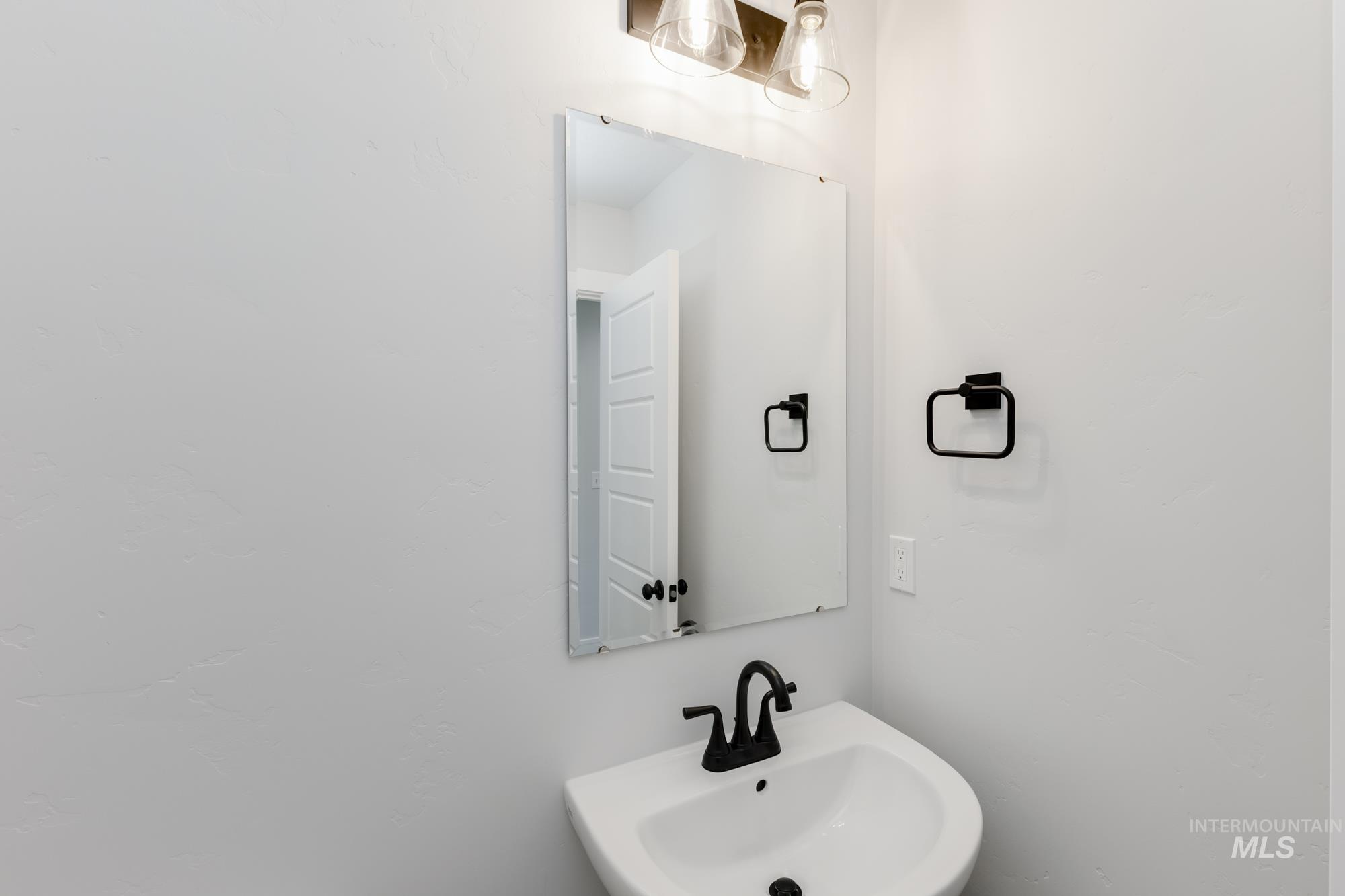 7050 S Old Farm Ave, Meridian, Idaho 83642, 4 Bedrooms, 2.5 Bathrooms, Residential For Sale, Price $472,990,MLS 98968187