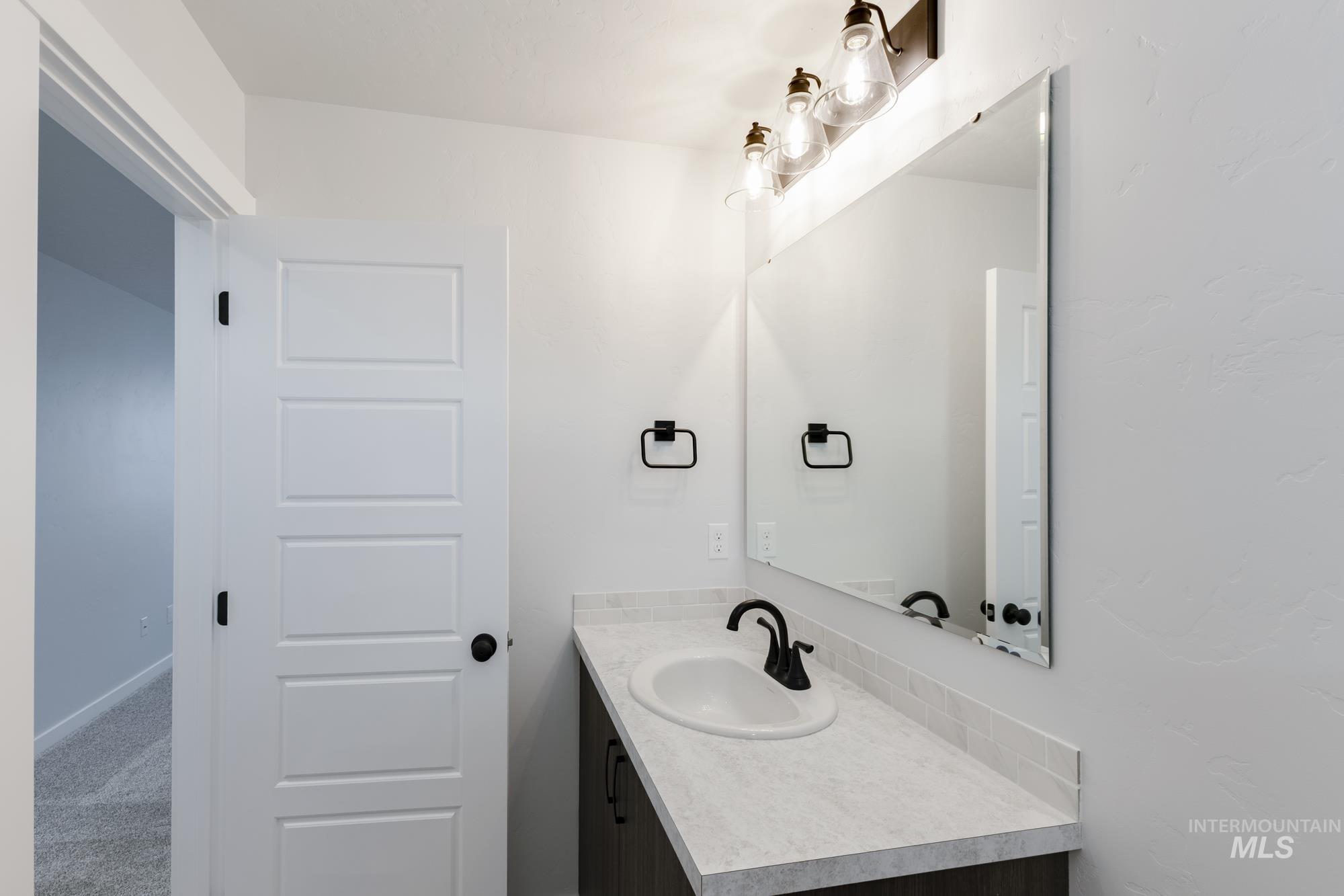 7050 S Old Farm Ave, Meridian, Idaho 83642, 4 Bedrooms, 2.5 Bathrooms, Residential For Sale, Price $472,990,MLS 98968187