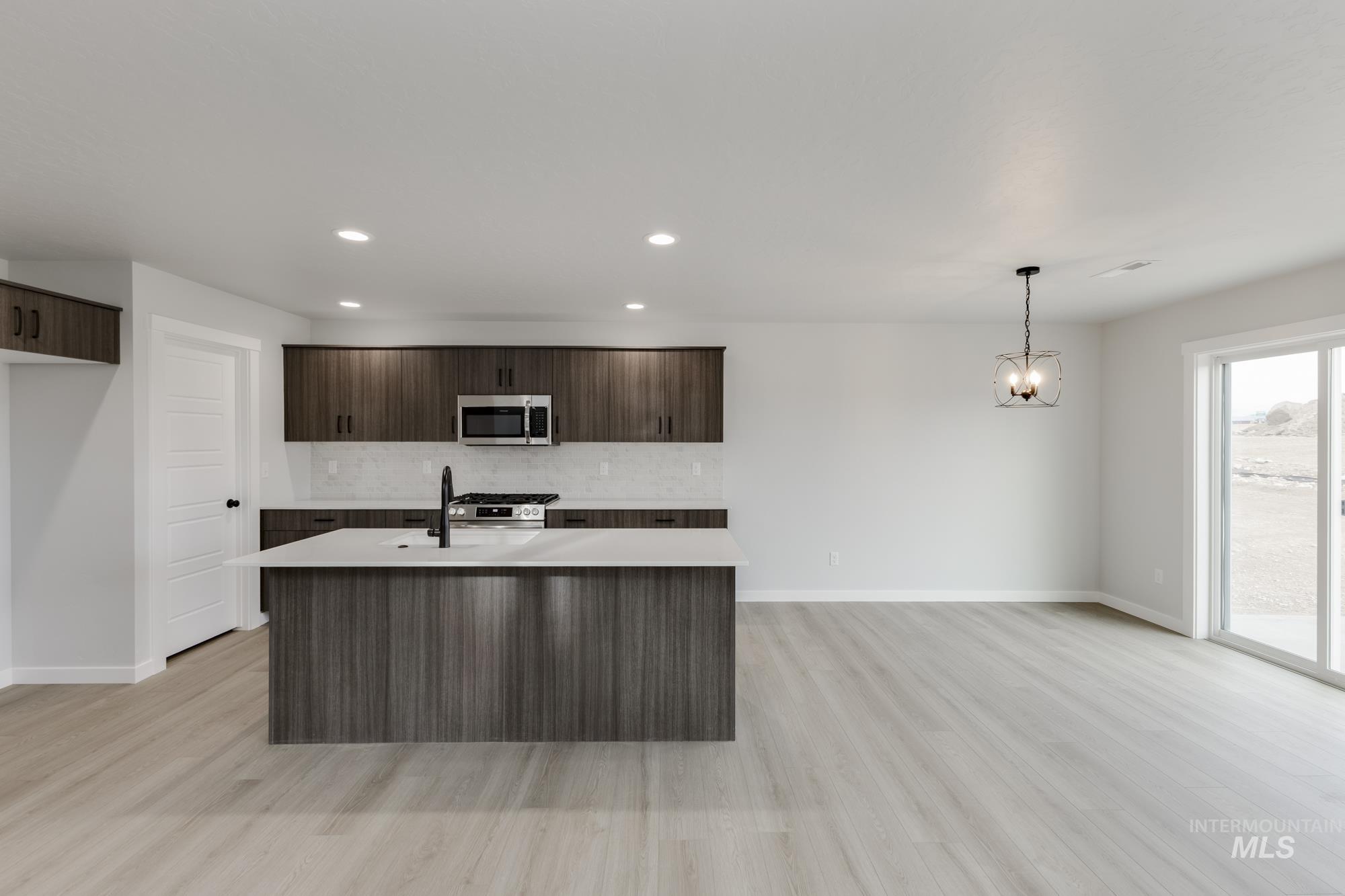 7050 S Old Farm Ave, Meridian, Idaho 83642, 4 Bedrooms, 2.5 Bathrooms, Residential For Sale, Price $472,990,MLS 98968187