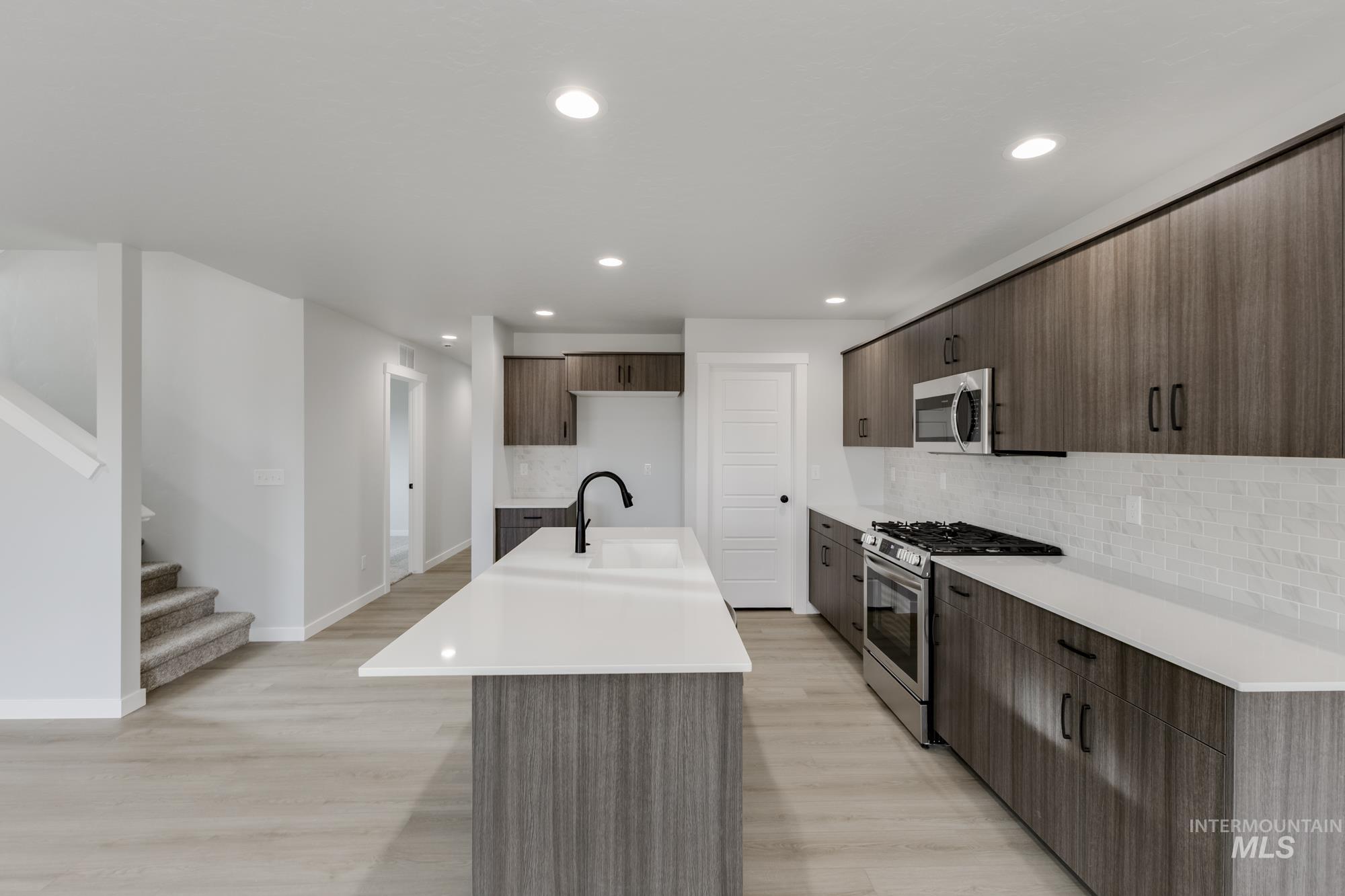 7050 S Old Farm Ave, Meridian, Idaho 83642, 4 Bedrooms, 2.5 Bathrooms, Residential For Sale, Price $472,990,MLS 98968187