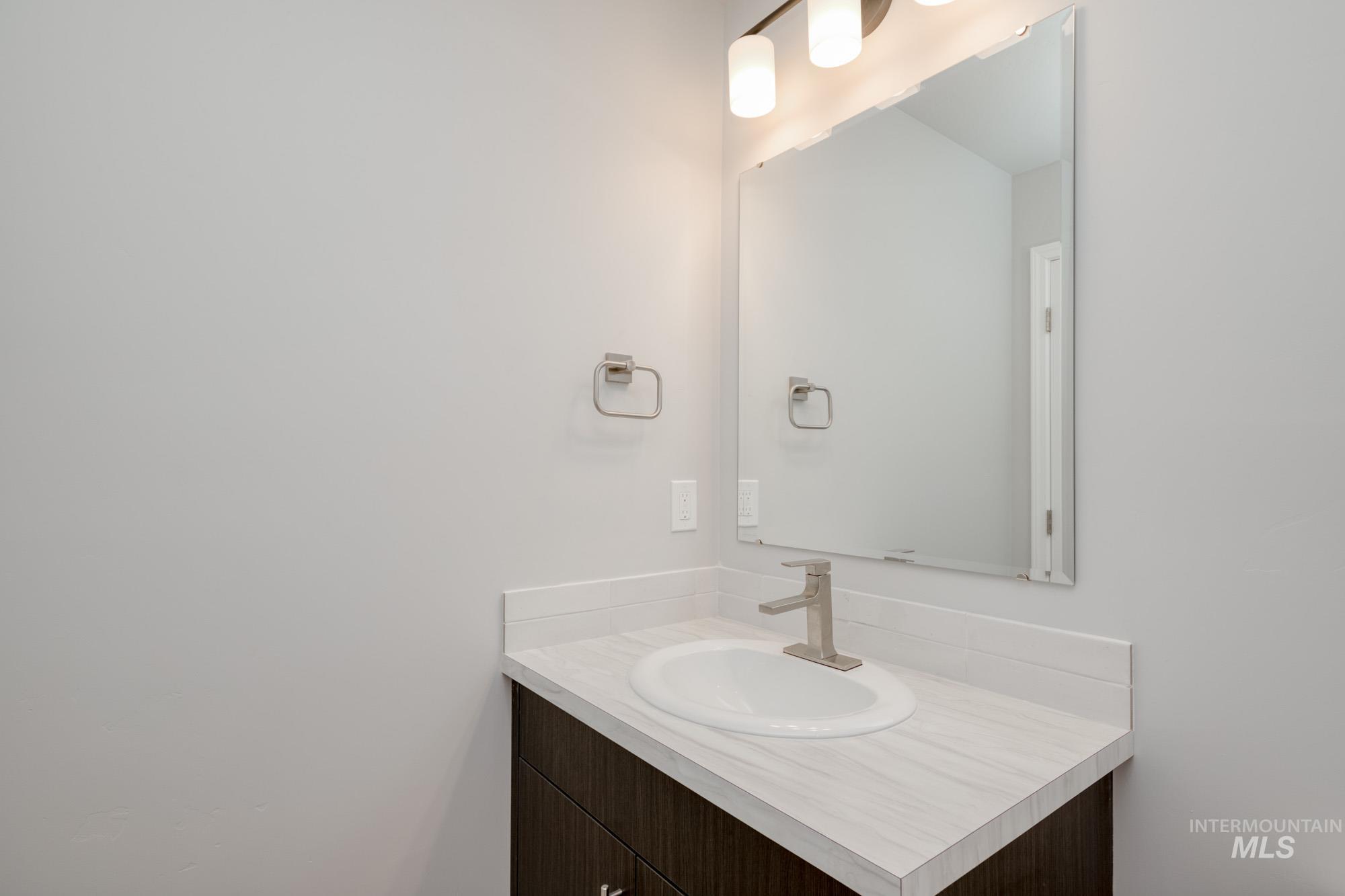 2900 E Boulder Basin Dr, Kuna, Idaho 83634, 3 Bedrooms, 2.5 Bathrooms, Residential For Sale, Price $394,990,MLS 98968188