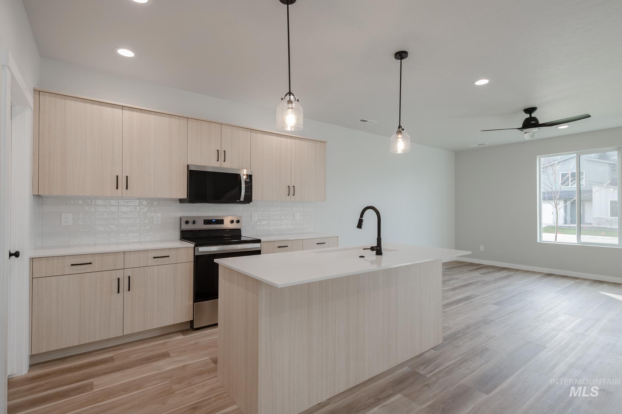 2900 E Boulder Basin Dr, Kuna, Idaho 83634, 3 Bedrooms, 2.5 Bathrooms, Residential For Sale, Price $394,990, 98968188