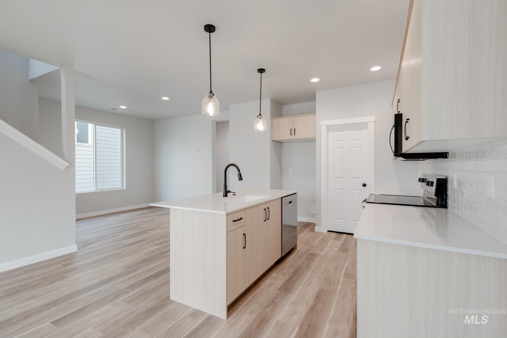 2900 E Boulder Basin Dr, Kuna, Idaho 83634, 3 Bedrooms, 2.5 Bathrooms, Residential For Sale, Price $394,990, 98968188