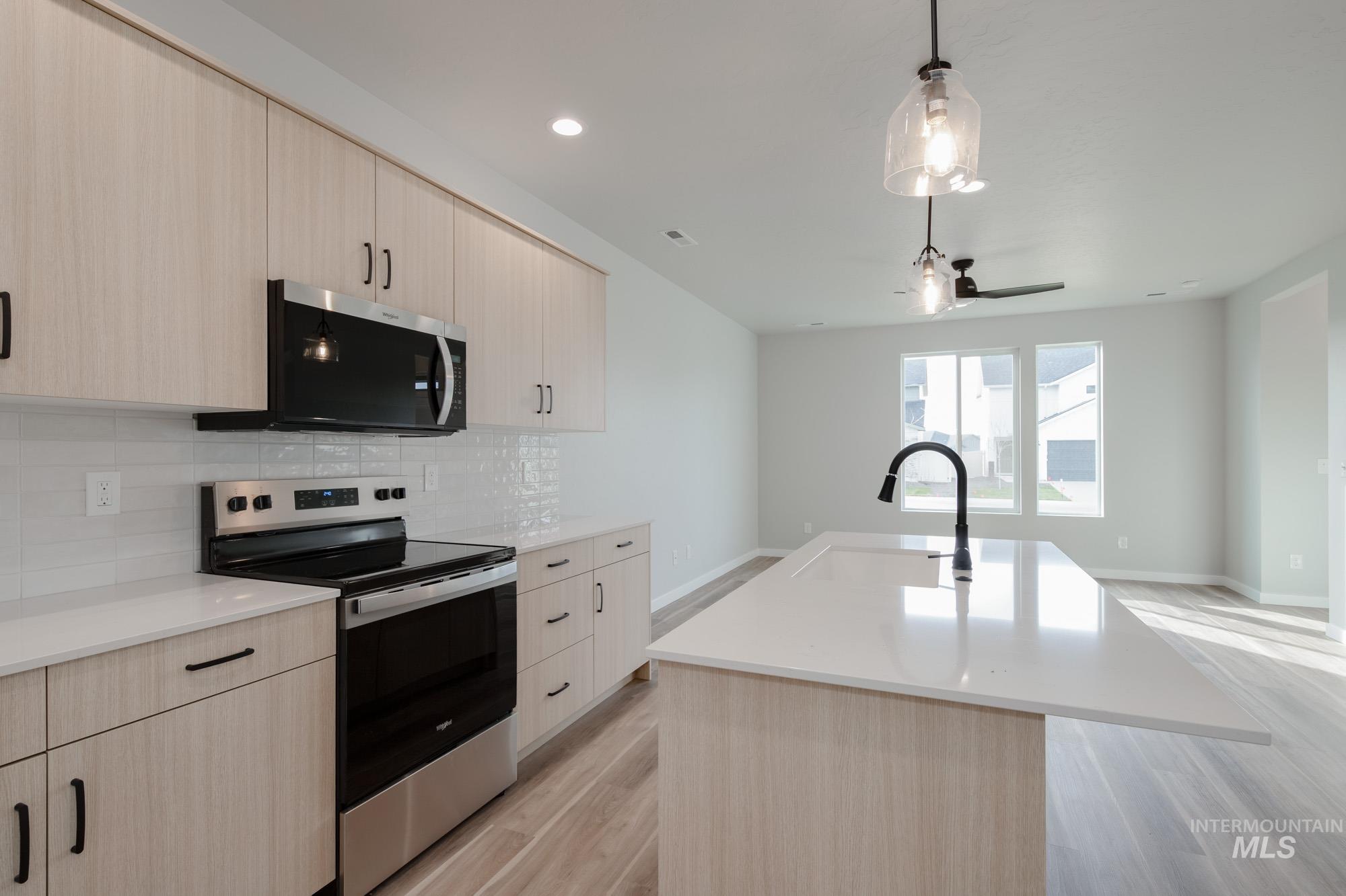 2900 E Boulder Basin Dr, Kuna, Idaho 83634, 3 Bedrooms, 2.5 Bathrooms, Residential For Sale, Price $394,990, 98968188