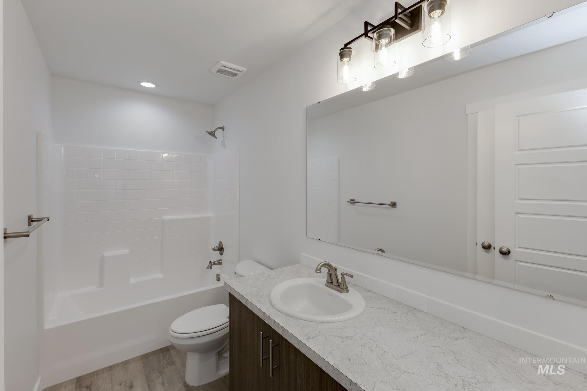 7028 S Old Farm Ave, Meridian, Idaho 83642, 3 Bedrooms, 2.5 Bathrooms, Residential For Sale, Price $454,990,MLS 98968190