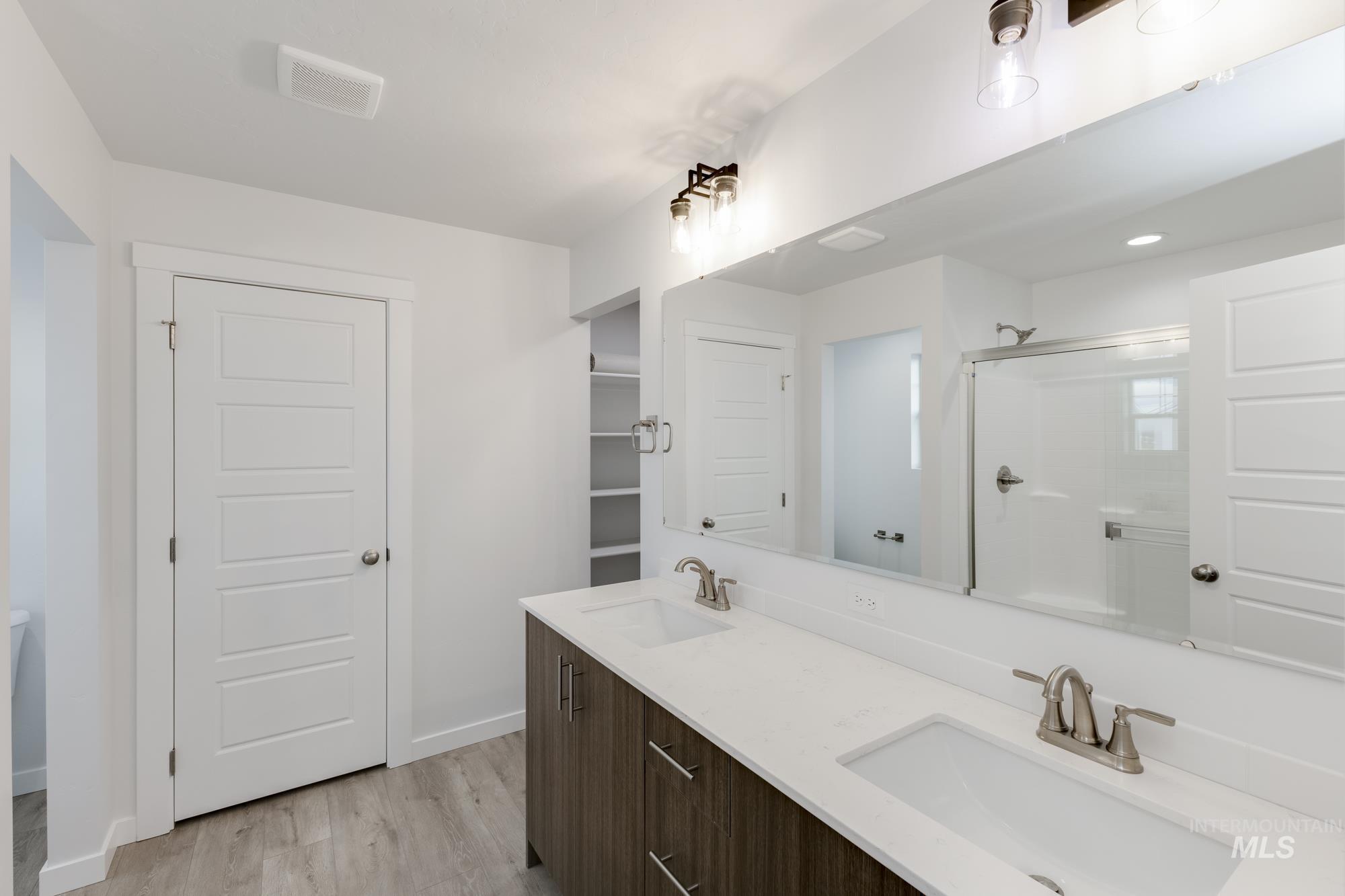 7028 S Old Farm Ave, Meridian, Idaho 83642, 3 Bedrooms, 2.5 Bathrooms, Residential For Sale, Price $454,990,MLS 98968190