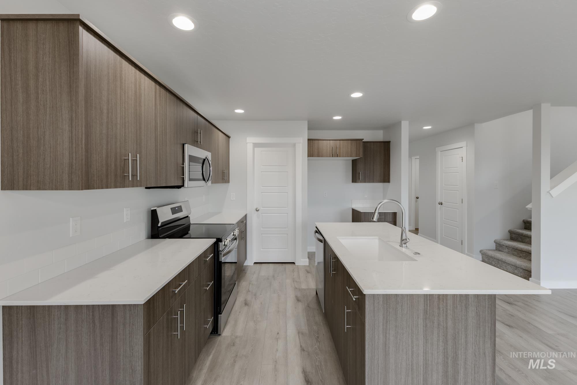 7028 S Old Farm Ave, Meridian, Idaho 83642, 3 Bedrooms, 2.5 Bathrooms, Residential For Sale, Price $454,990, 98968190