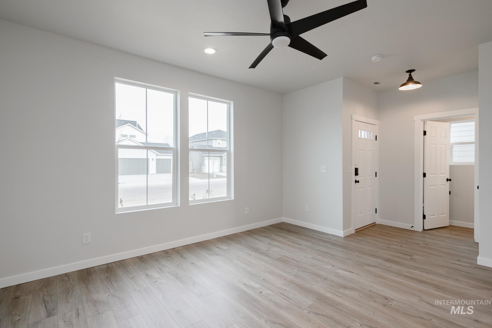 2927 E Mossy Creek Dr, Kuna, Idaho 83634, 3 Bedrooms, 2.5 Bathrooms, Residential For Sale, Price $384,990,MLS 98968191