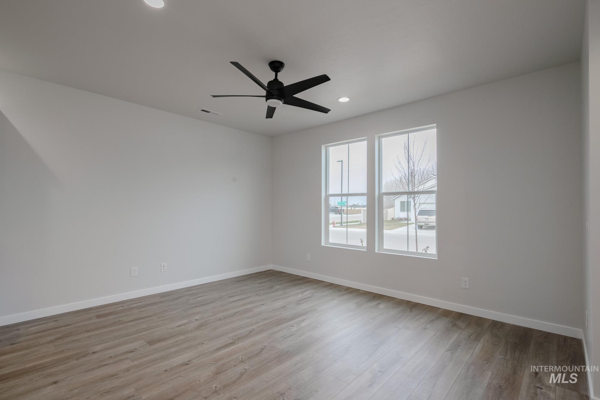 2927 E Mossy Creek Dr, Kuna, Idaho 83634, 3 Bedrooms, 2.5 Bathrooms, Residential For Sale, Price $384,990, 98968191