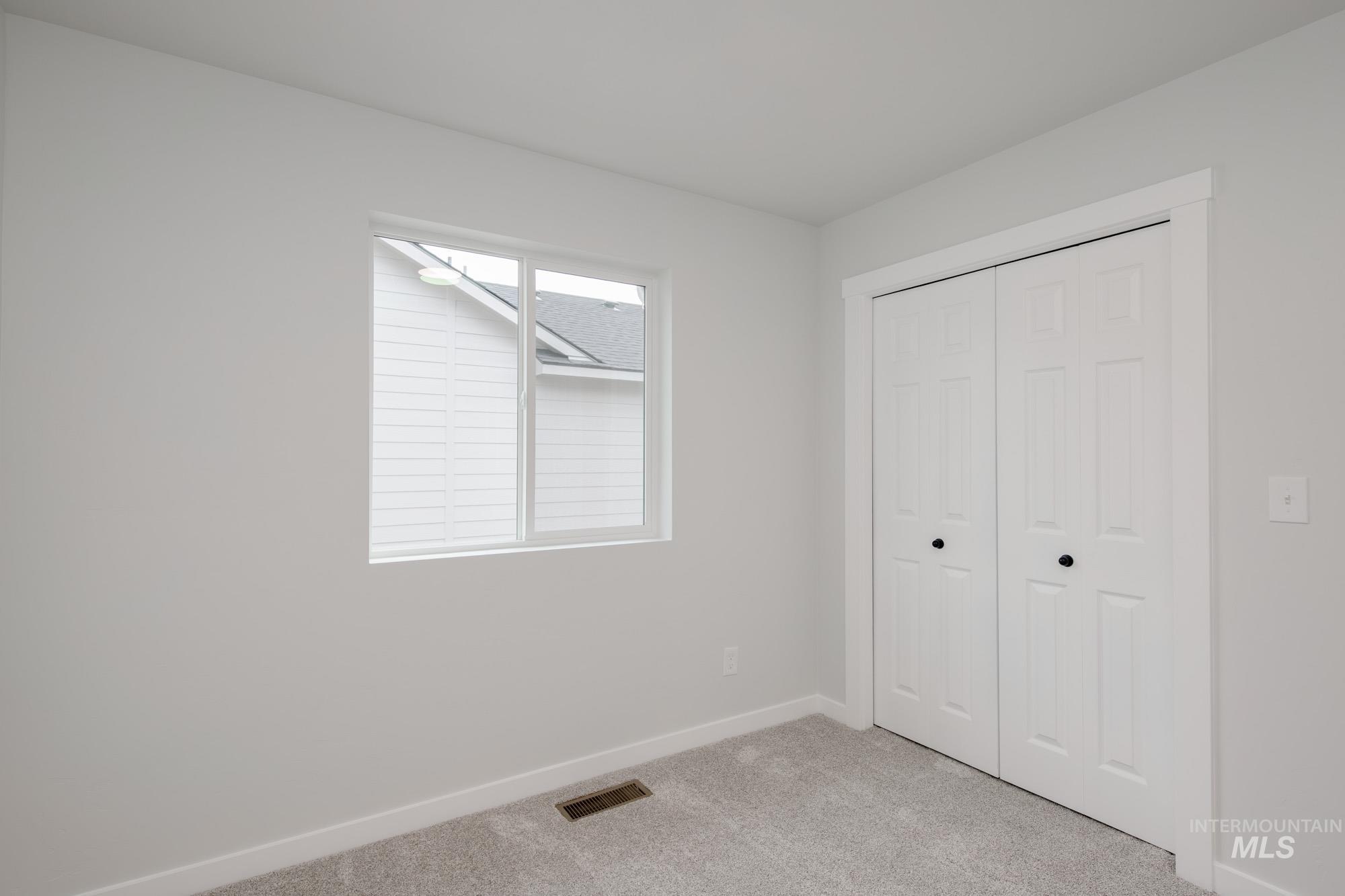 2927 E Mossy Creek Dr, Kuna, Idaho 83634, 3 Bedrooms, 2.5 Bathrooms, Residential For Sale, Price $384,990, 98968191