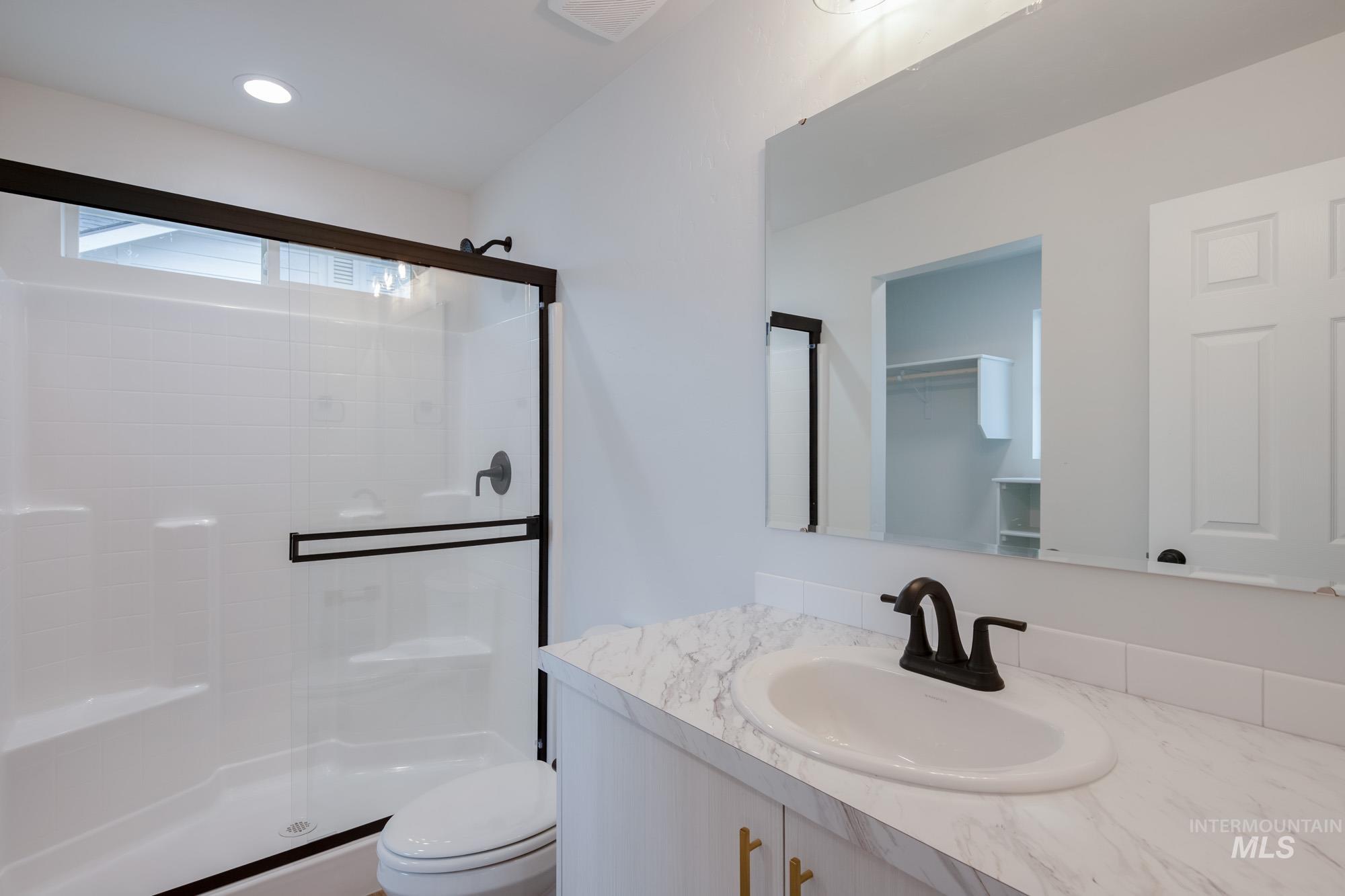 2927 E Mossy Creek Dr, Kuna, Idaho 83634, 3 Bedrooms, 2.5 Bathrooms, Residential For Sale, Price $384,990, 98968191