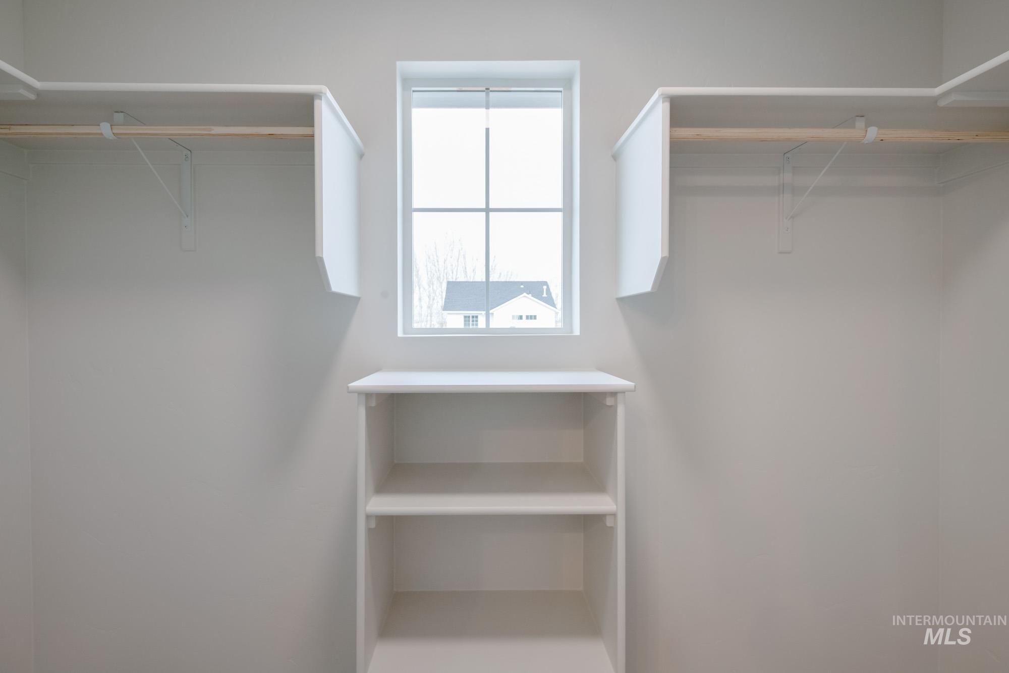 2927 E Mossy Creek Dr, Kuna, Idaho 83634, 3 Bedrooms, 2.5 Bathrooms, Residential For Sale, Price $384,990, 98968191