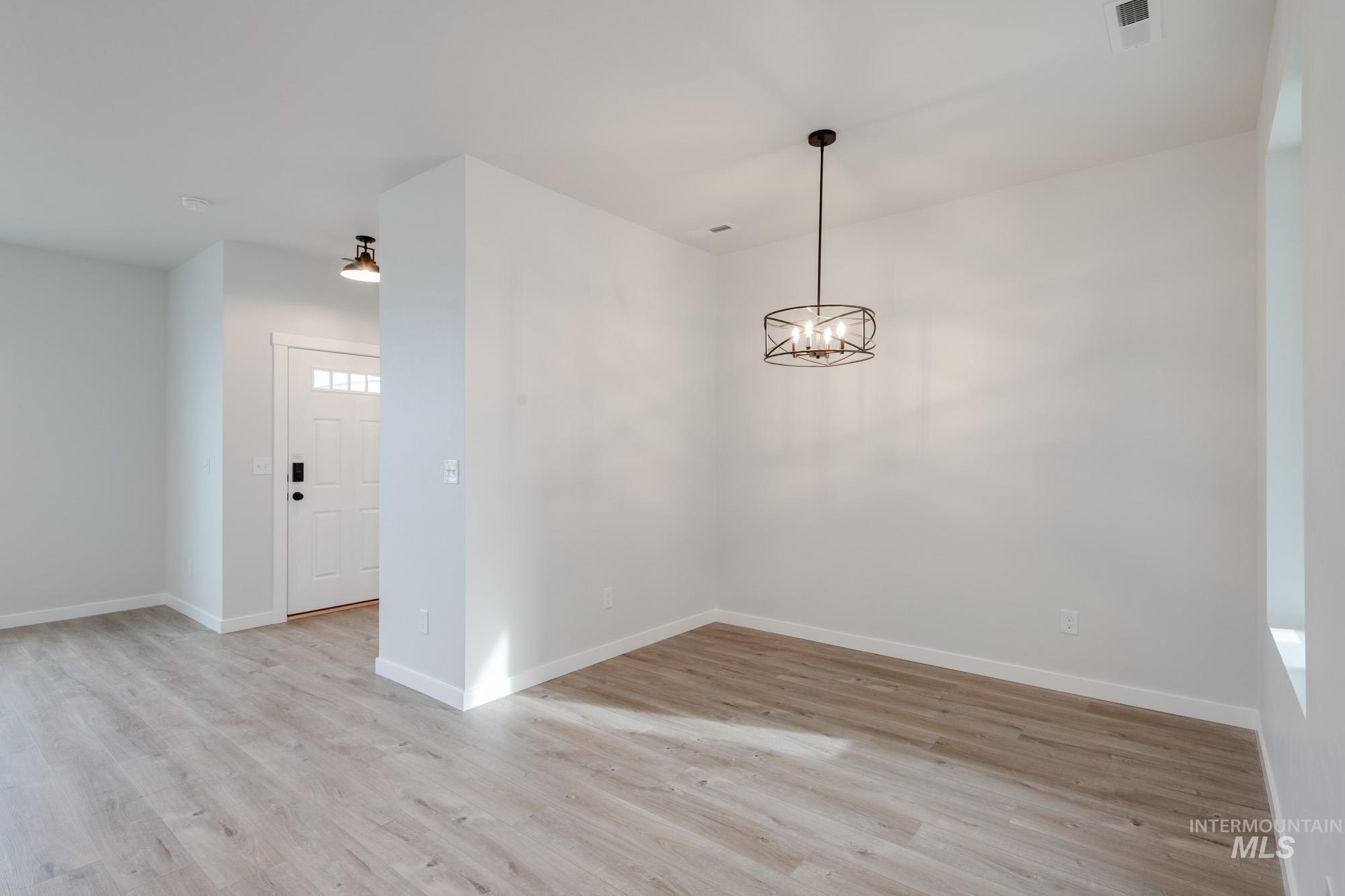 2927 E Mossy Creek Dr, Kuna, Idaho 83634, 3 Bedrooms, 2.5 Bathrooms, Residential For Sale, Price $384,990, 98968191