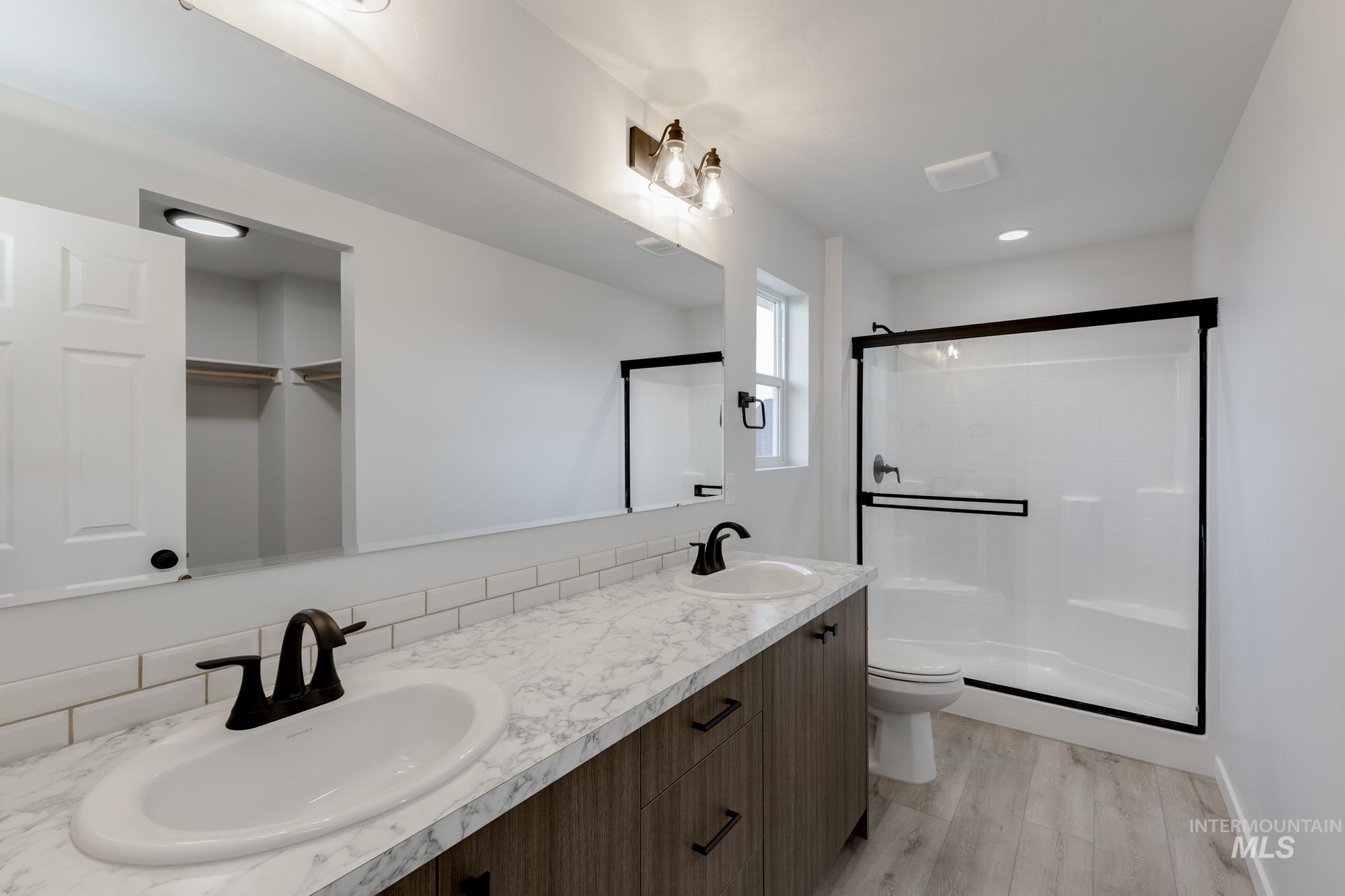 327 N Cranesbill Ave, Kuna, Idaho 83634, 4 Bedrooms, 2.5 Bathrooms, Residential For Sale, Price $439,990, 98968192