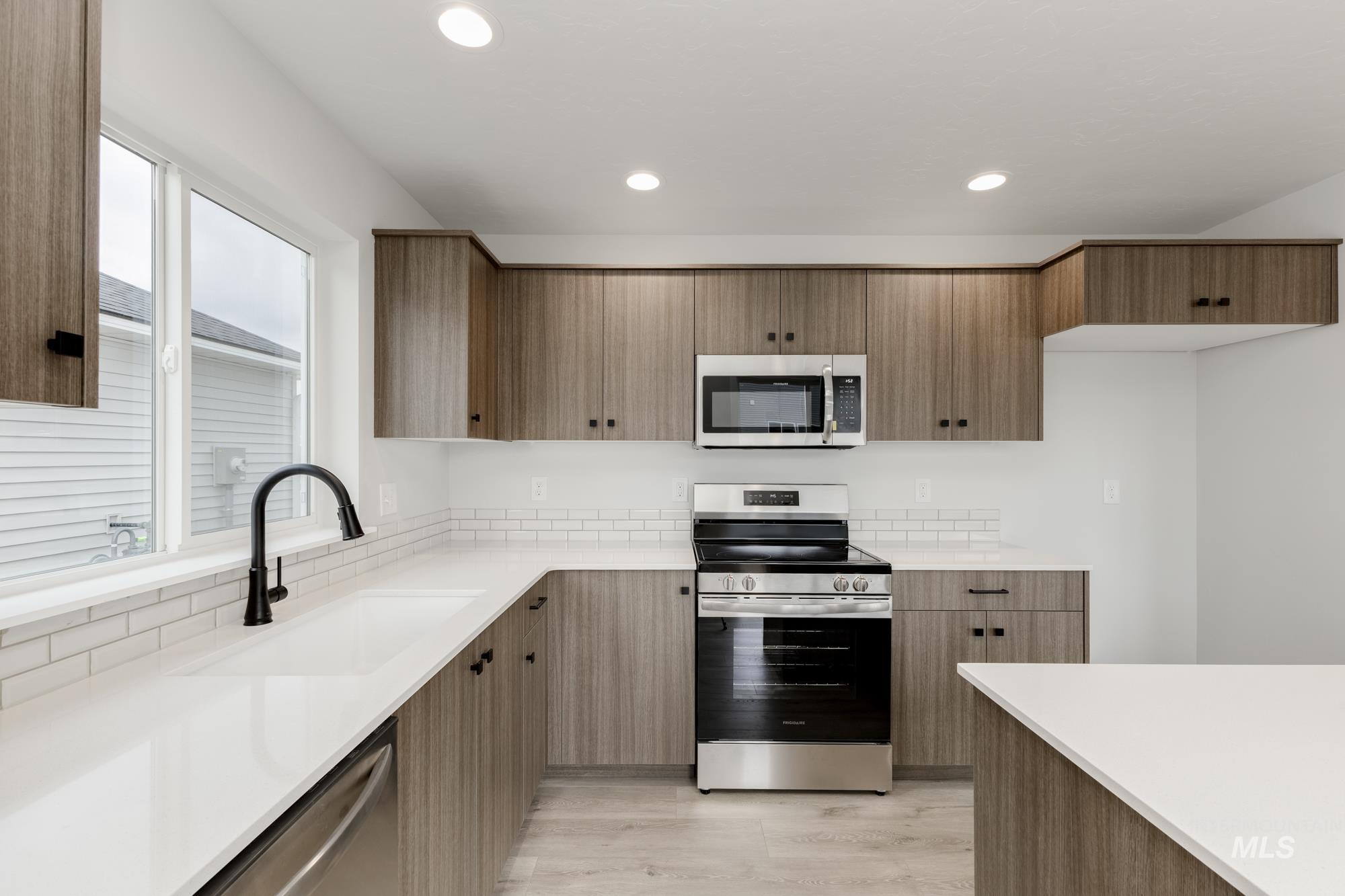 327 N Cranesbill Ave, Kuna, Idaho 83634, 4 Bedrooms, 2.5 Bathrooms, Residential For Sale, Price $439,990, 98968192