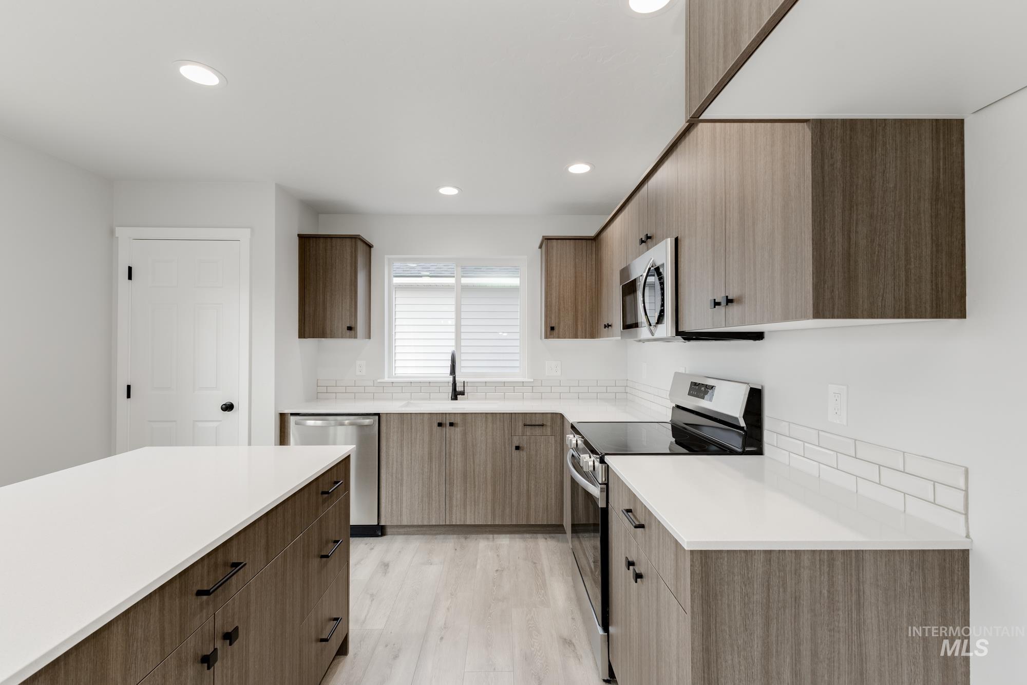 327 N Cranesbill Ave, Kuna, Idaho 83634, 4 Bedrooms, 2.5 Bathrooms, Residential For Sale, Price $439,990, 98968192