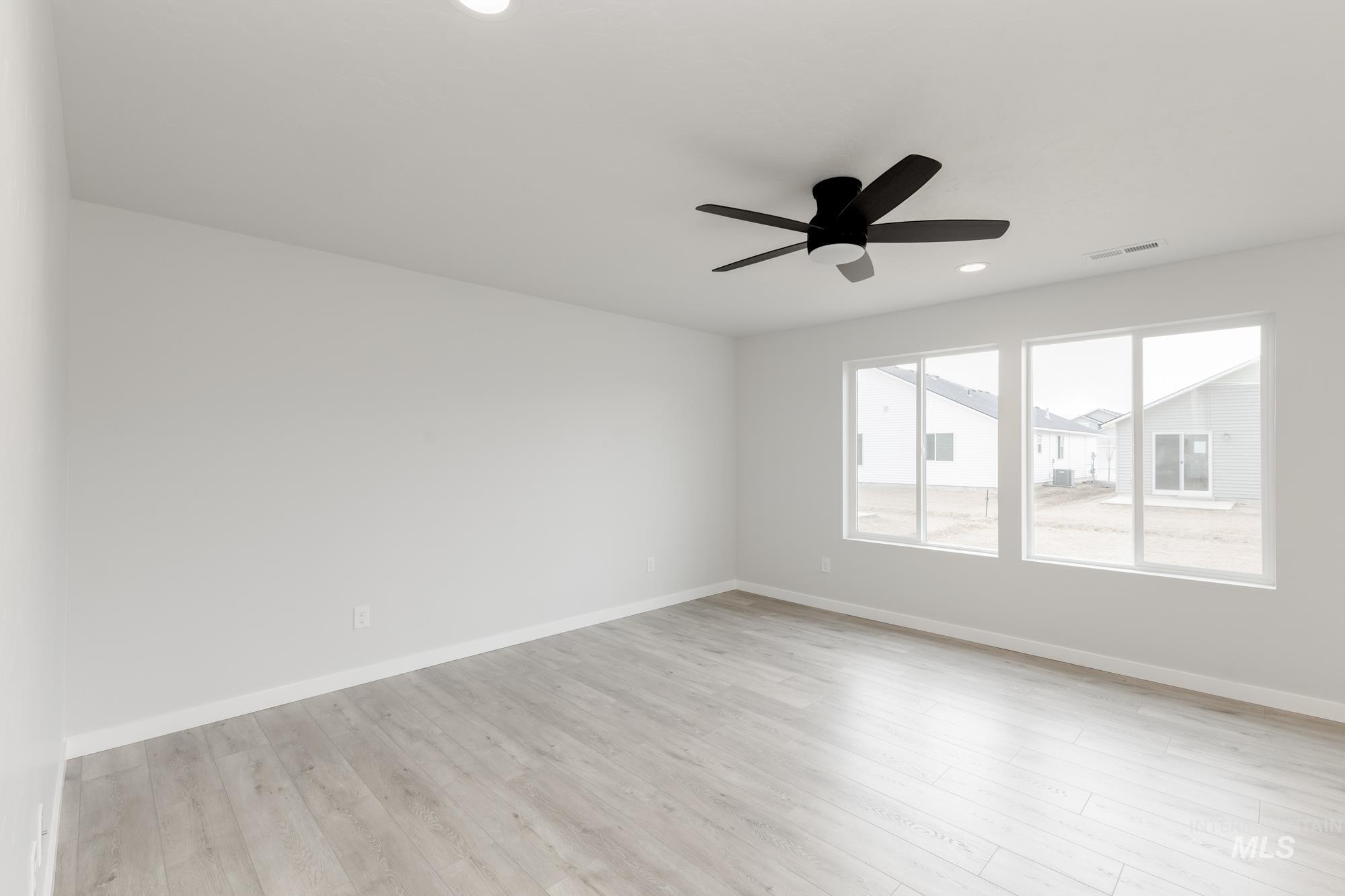 327 N Cranesbill Ave, Kuna, Idaho 83634, 4 Bedrooms, 2.5 Bathrooms, Residential For Sale, Price $439,990,MLS 98968192